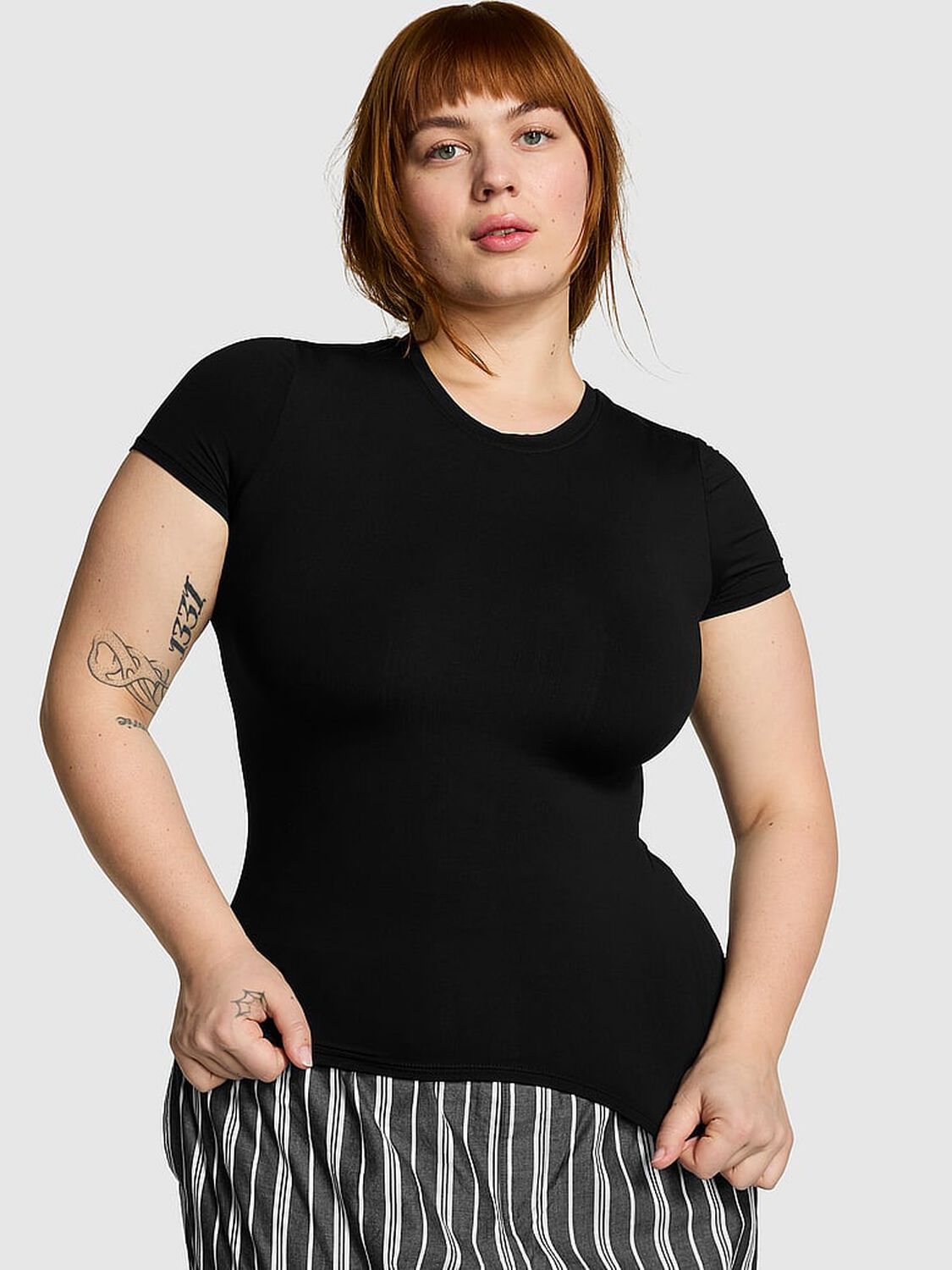 vs Pink Base Stretch Short-Sleeve Tee Pure Black 1 of 4 
