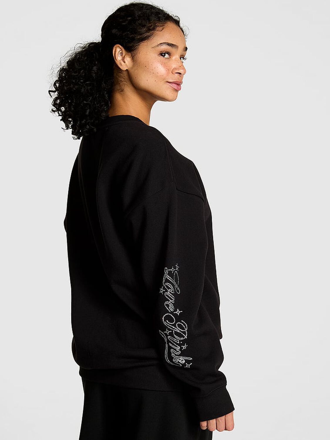 vs Pink Ivy Fleece Oversized Crew Sweatshirt Pure Black Ott Shine 2 of 3 