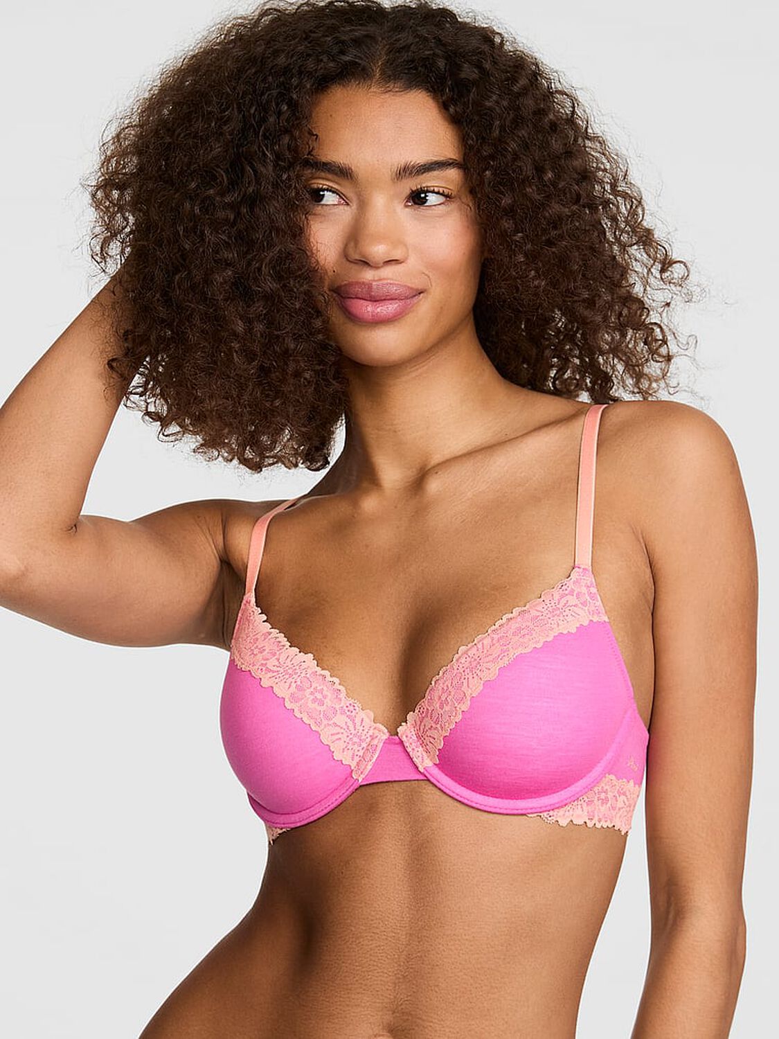 vs Pink Wear Everywhere Wear Everywhere&trade; Lightly Lined Full Coverage T-Shirt Bra Sizzling Strawberry 1 of 2 