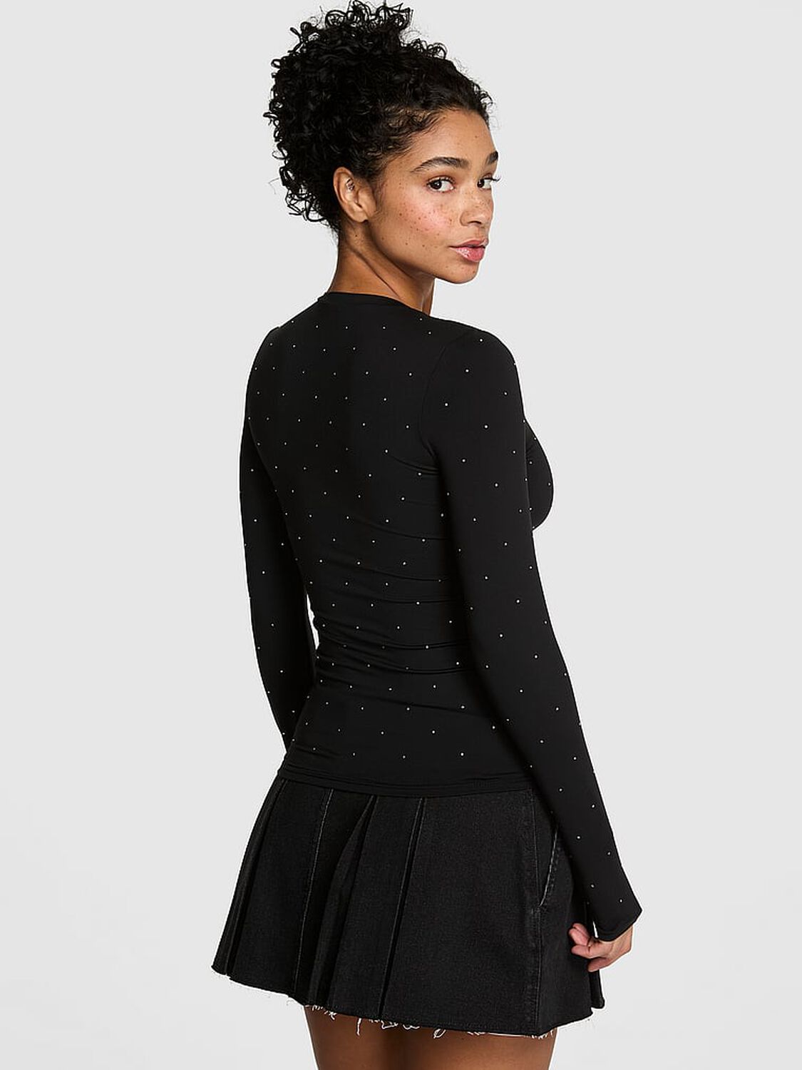 vs Pink Base Stretch Long-Sleeve Tee Pure Black Diamante 2 of 3 