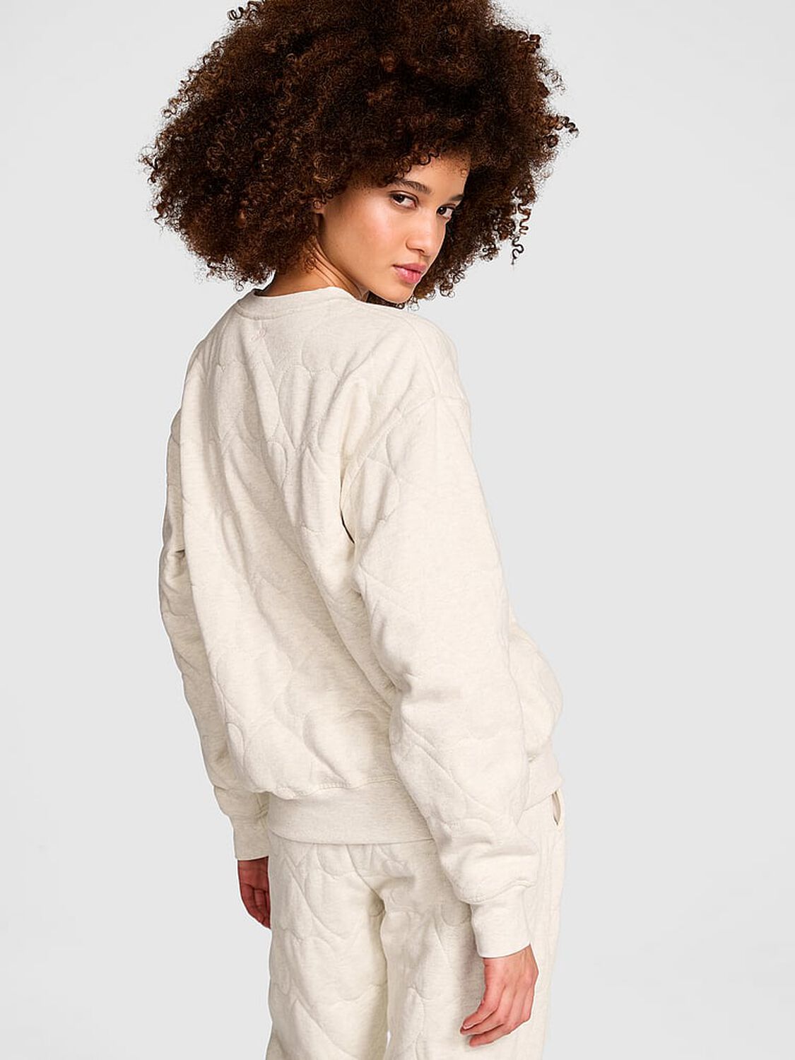 vs Pink Ivy Fleece Classic Crew Sweatshirt Natural Heather Quilted Vday 2 of 2 