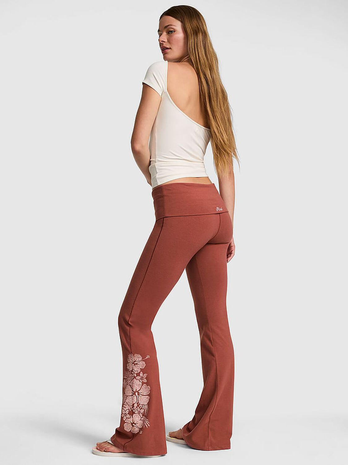 vs Pink All-Day Cotton&trade; Foldover Flare Leggings Clay Floral Diamant&eacute; 2 of 3 