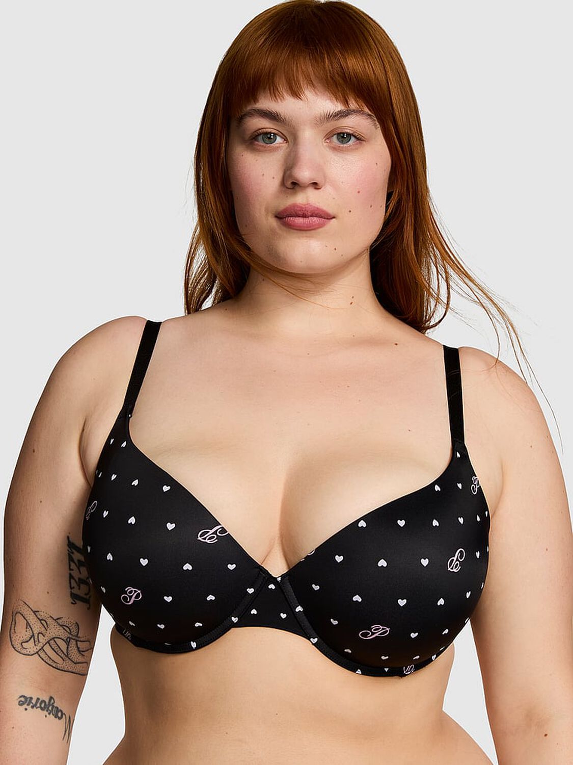 vs Pink Wear Everywhere Wear Everywhere Push-Up Bra Black Heart Script Print 1 of 3 