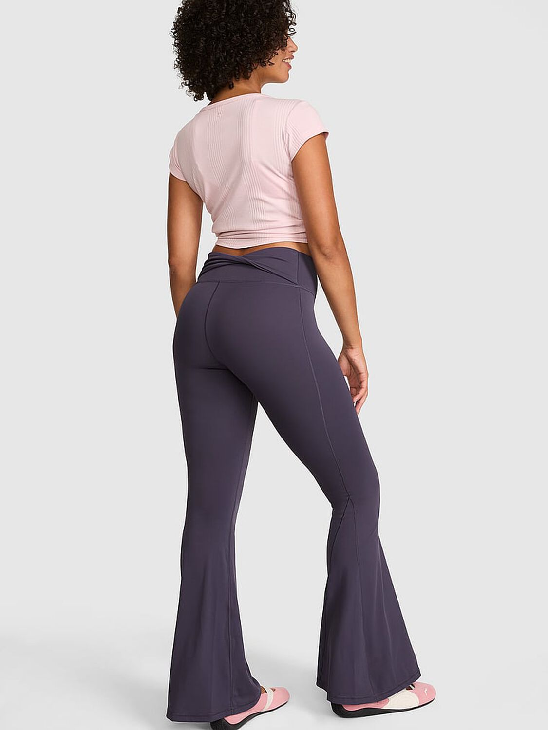 vs Pink PINK Relay&trade; Twist-Band Super Flare Leggings Twilight Grey With Pink Leopard Inner Waistband 2 of 3 