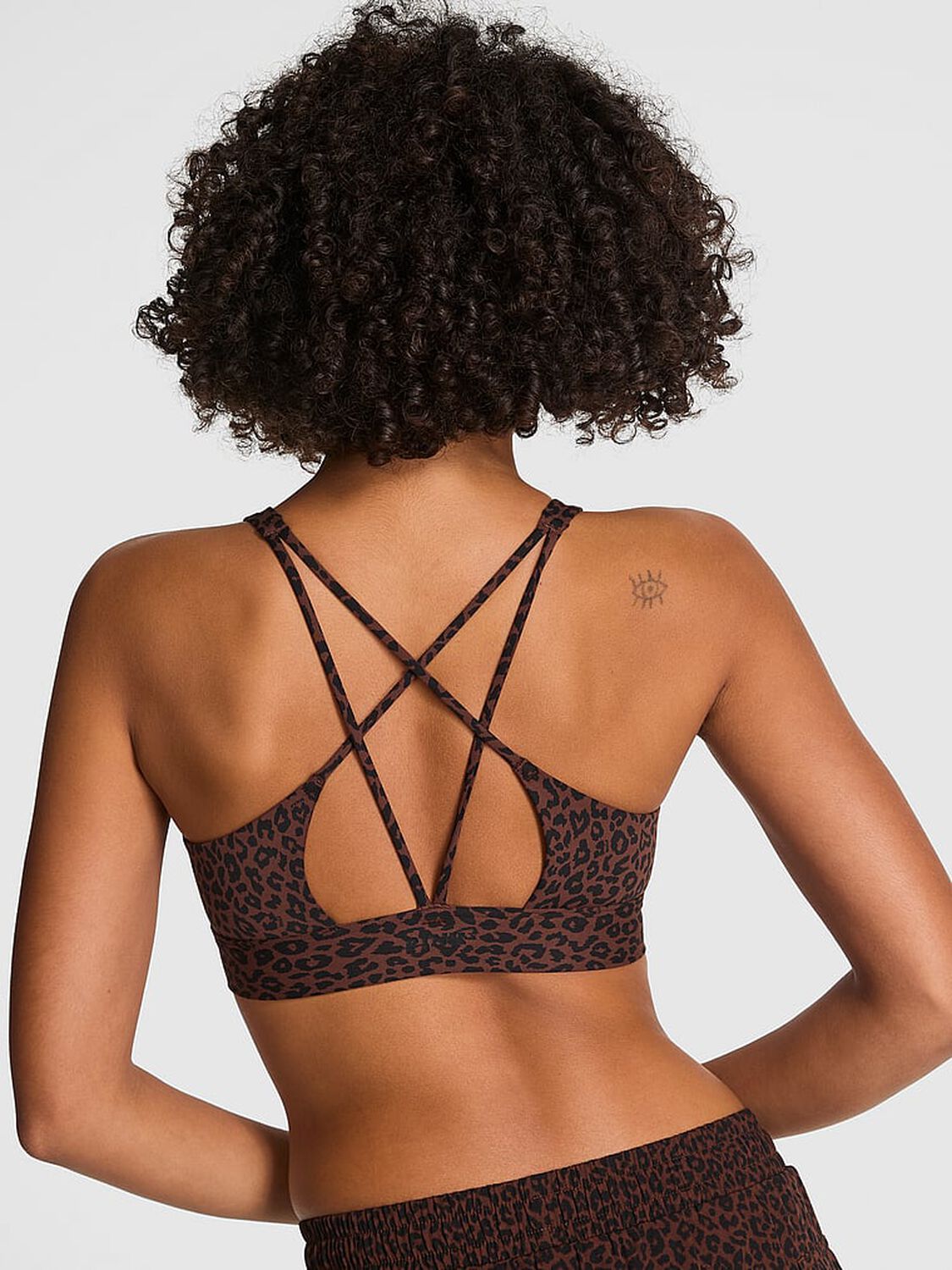 vs Pink Relay Strappy Plunge Sports Bra Leopard 2 of 3 
