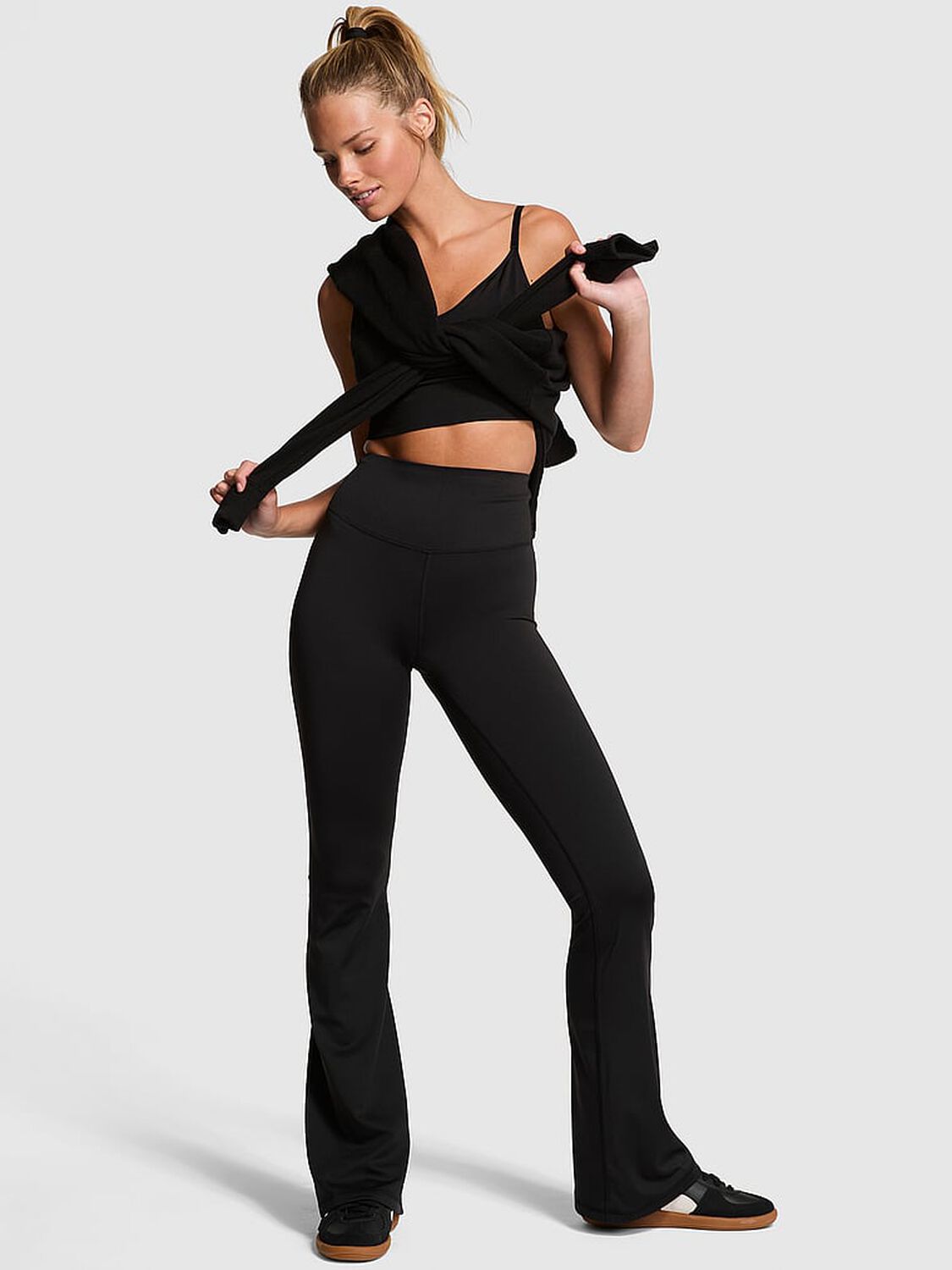 vs Pink Relay Flare Leggings Pure Black 1 of 3 
