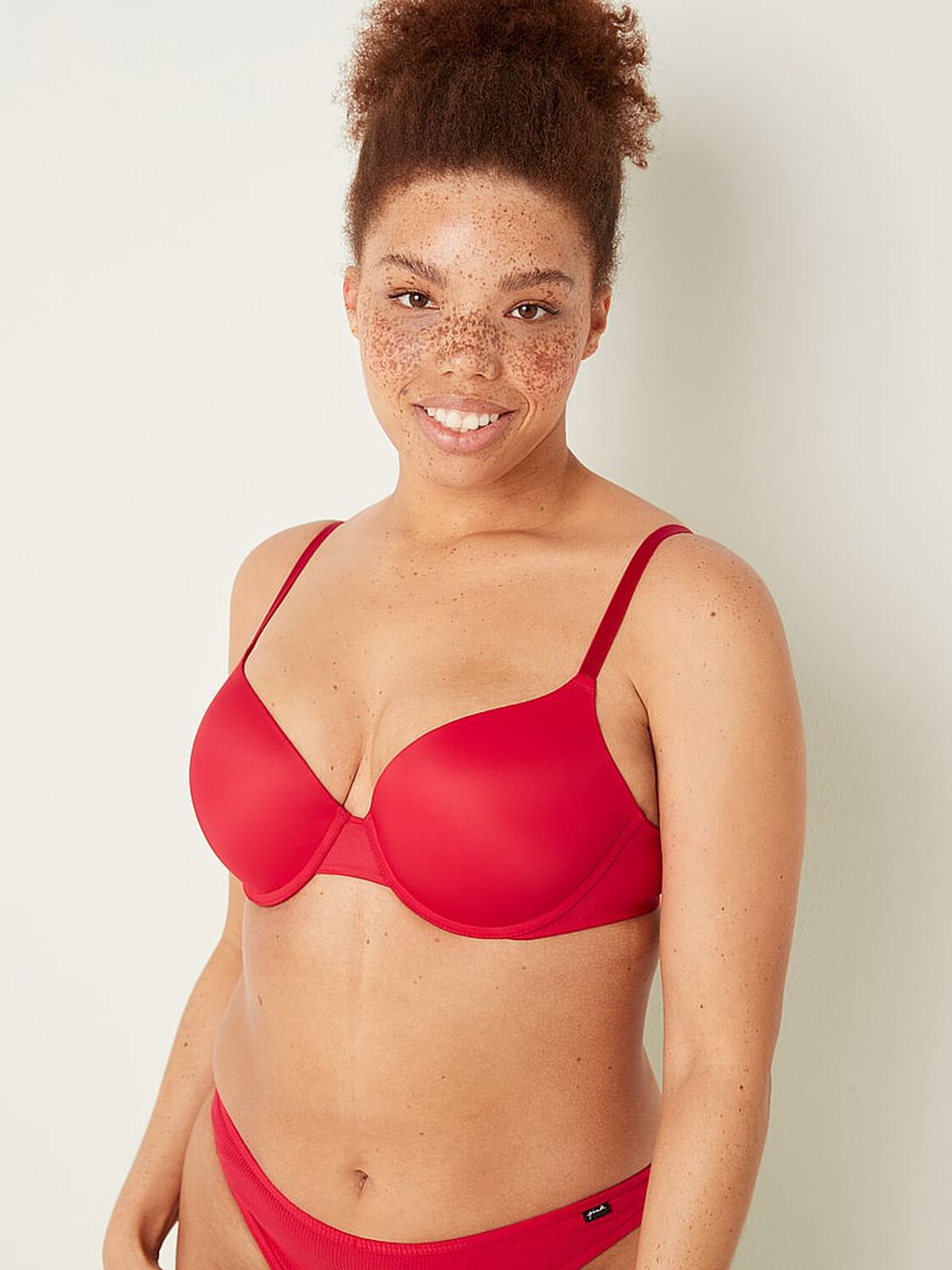 vs Pink Wear Everywhere Wear Everywhere Push-Up Red Pepper 1 of 5 