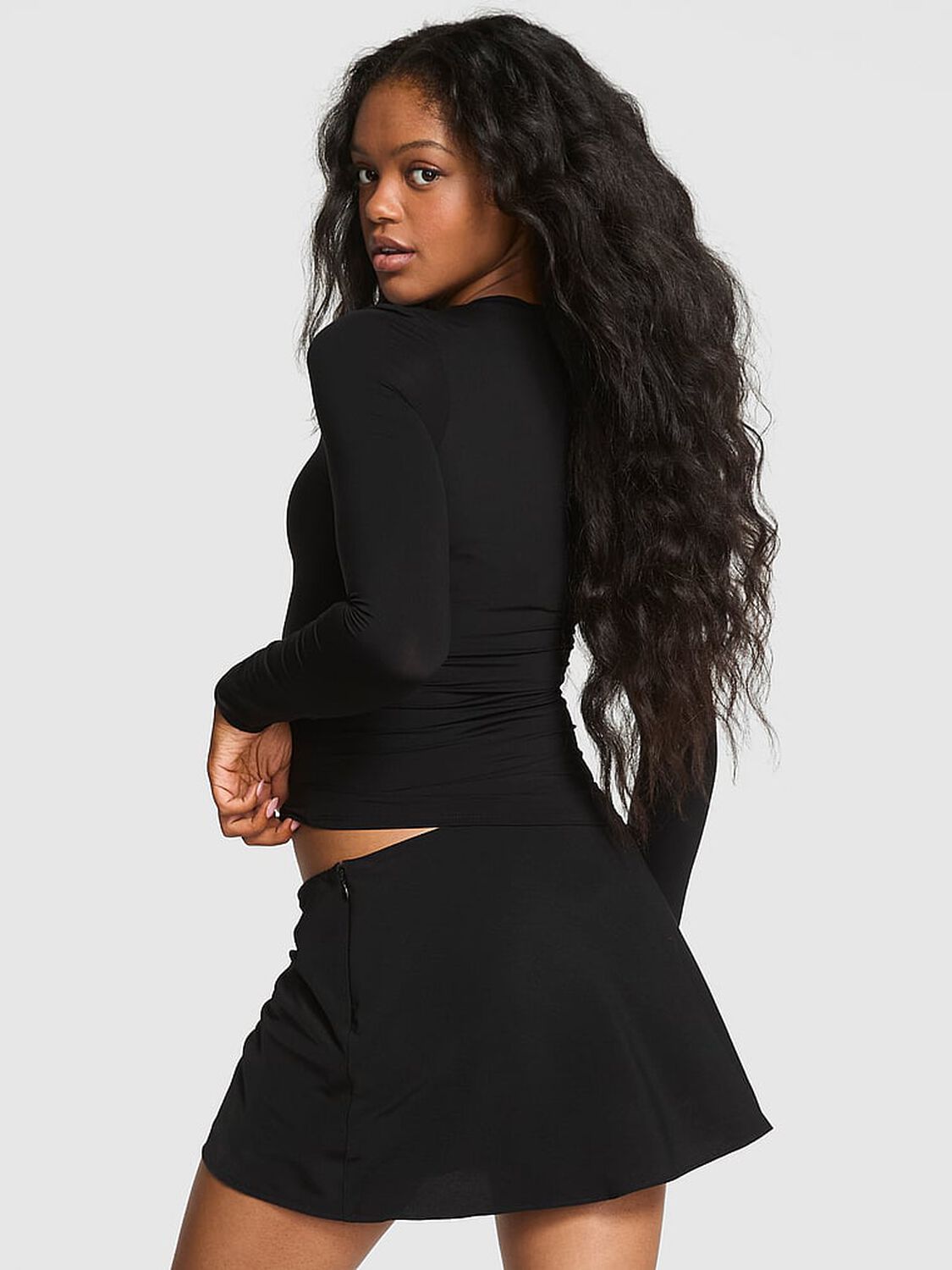 vs Pink Base Stretch Long-Sleeve Tee Pure Black 2 of 3 