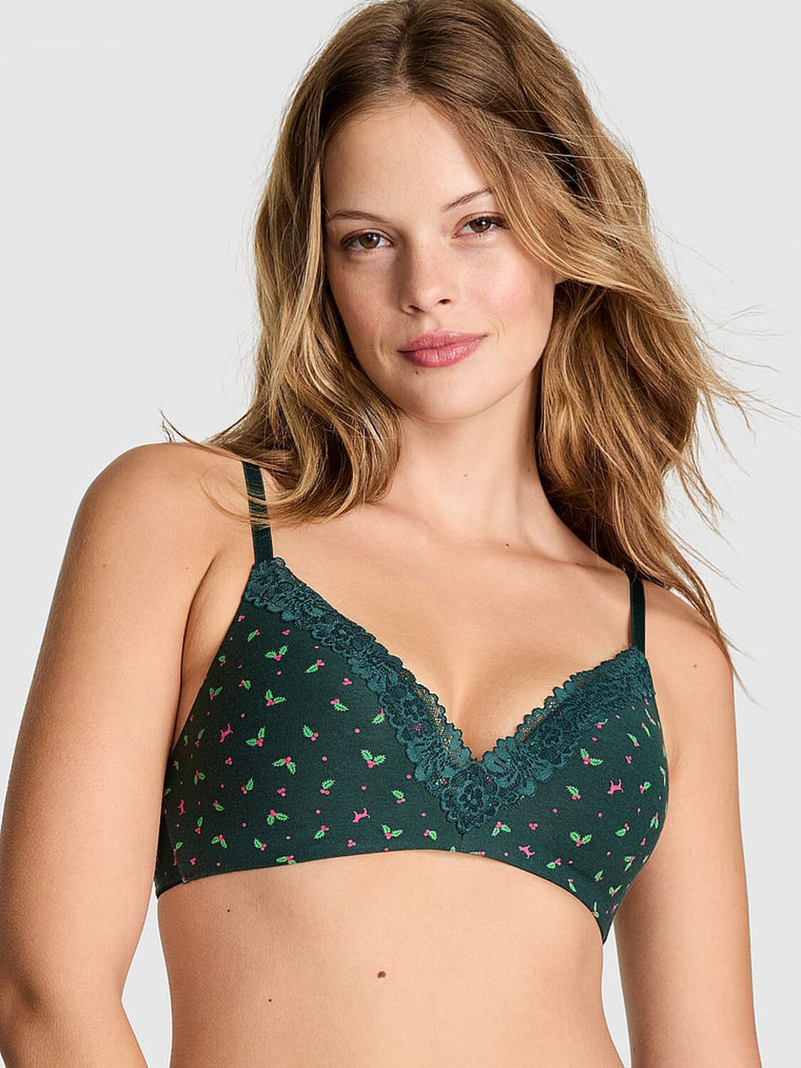 vs Pink Wear Everywhere Wear Everywhere Lightly Lined Wireless Bra Deep Forest Holly Print 3 of 3 