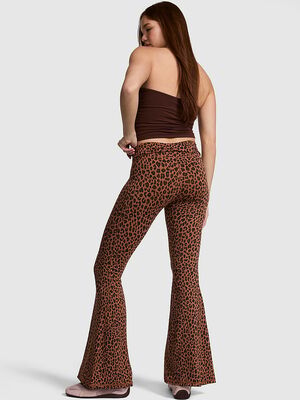 PINK Relay&trade; Twist-Band Super Flare Leggings