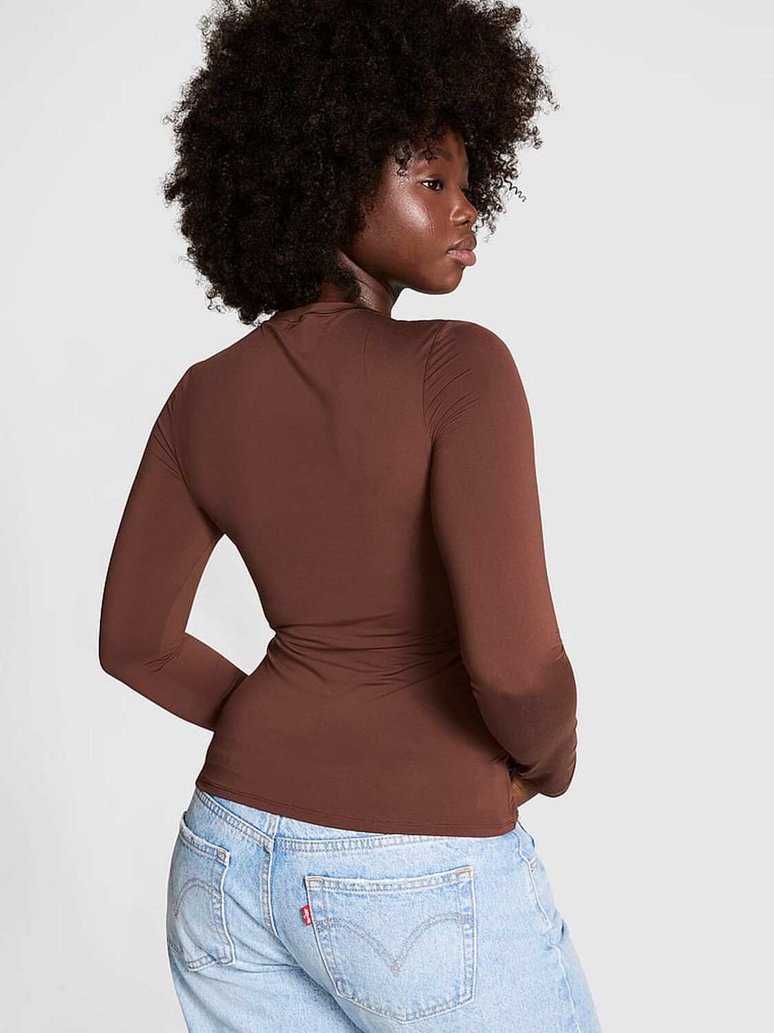 vs Pink Base Stretch Long-Sleeve Tee Ganache 2 of 3 