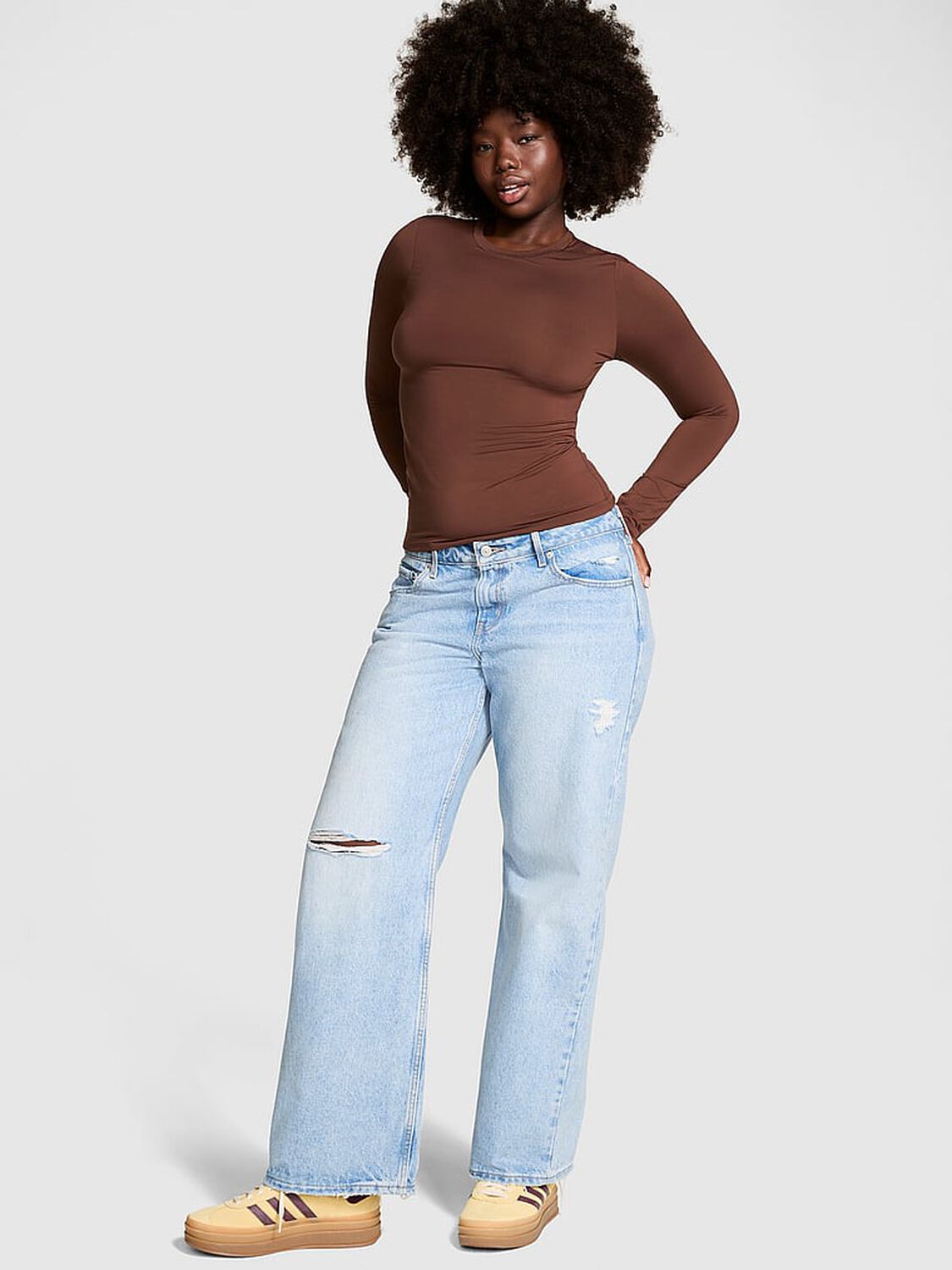 vs Pink Base Stretch Long-Sleeve Tee Ganache 1 of 3 
