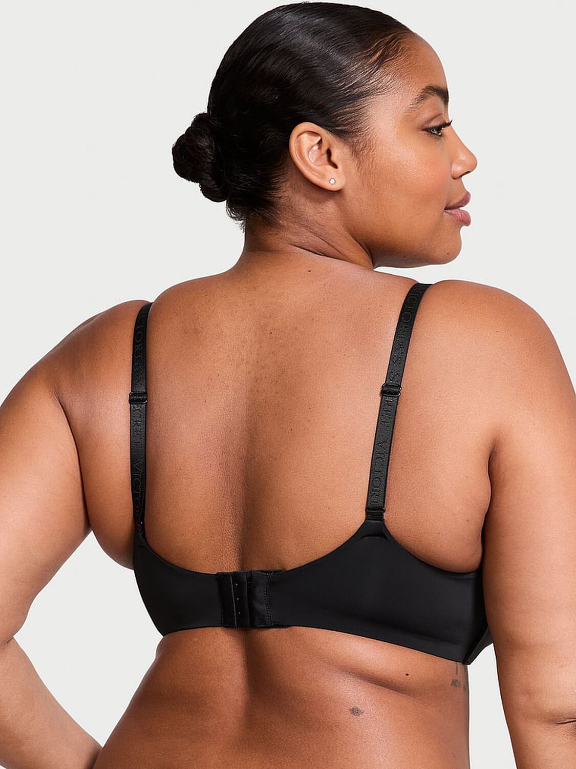 vs The T-Shirt Lightly Lined Wireless Bra Black 2 of 3 