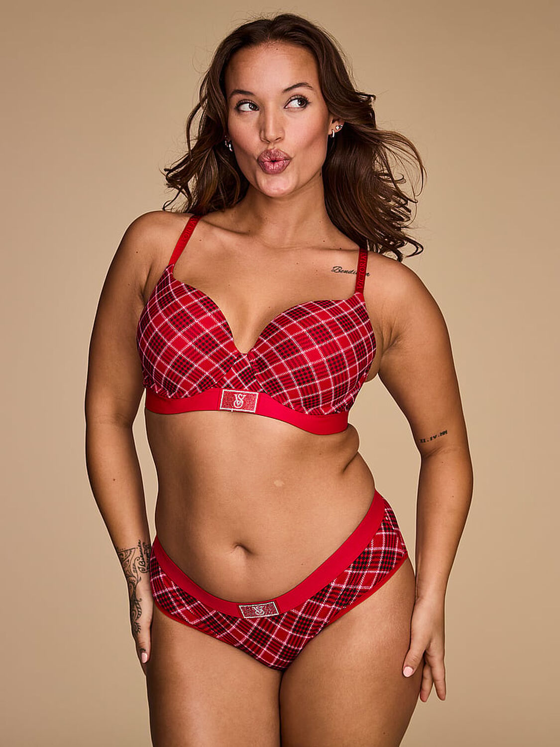 vs The T-Shirt Shine Patch Push-Up Perfect Shape Bra Lipstick Plaid 4 of 4 