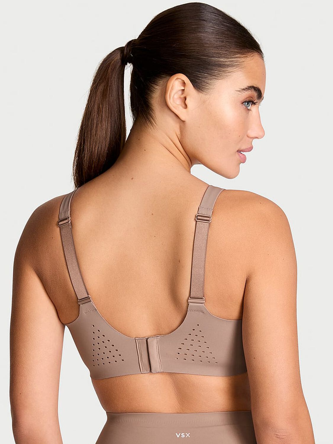 vs Vsx Featherweight Max™ Sports Bra 2 of 3 