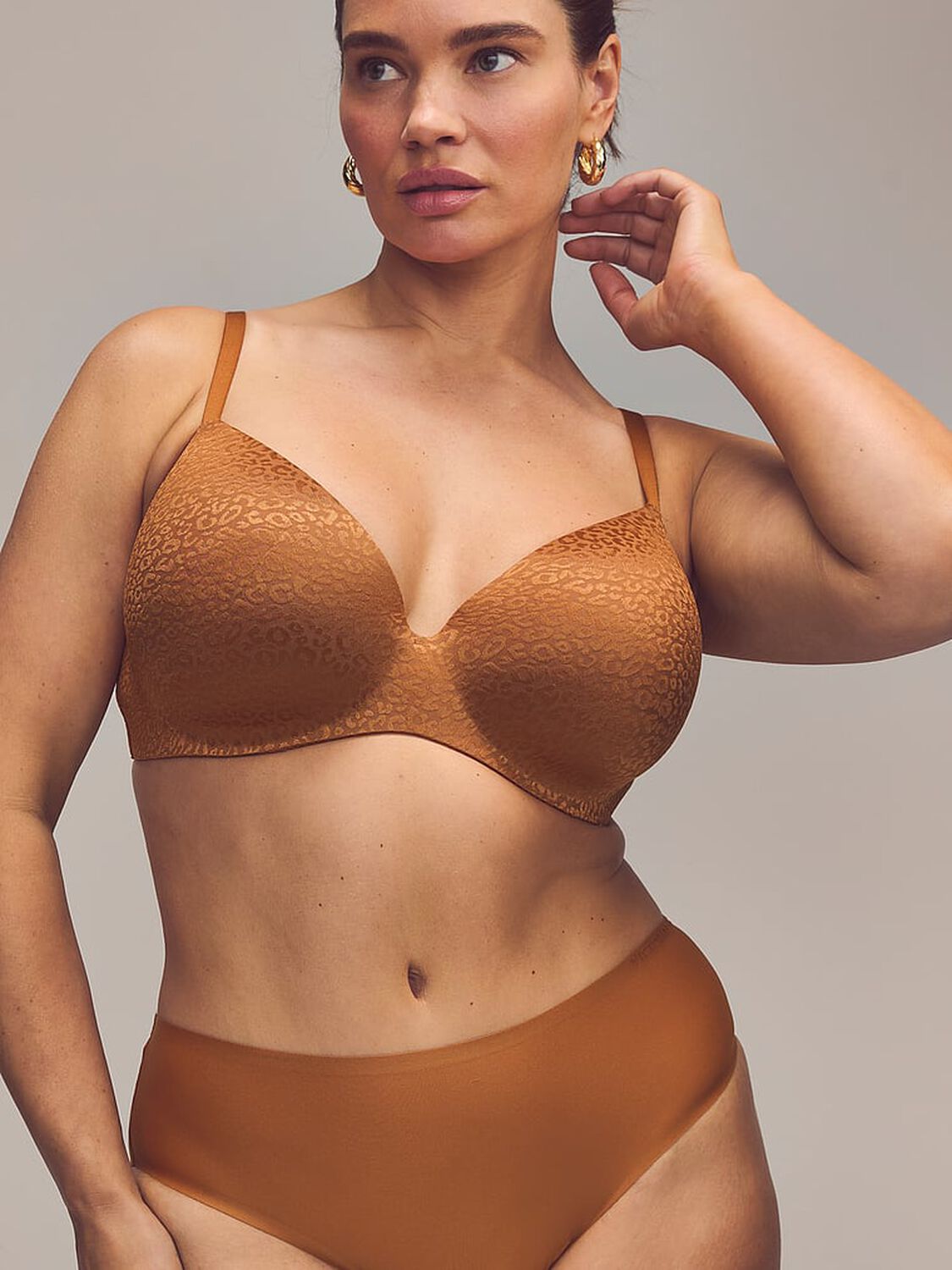 vs Body By Victoria FlexFactor Lightly Lined Plunge Demi Bra Sandalwood 3 of 4 