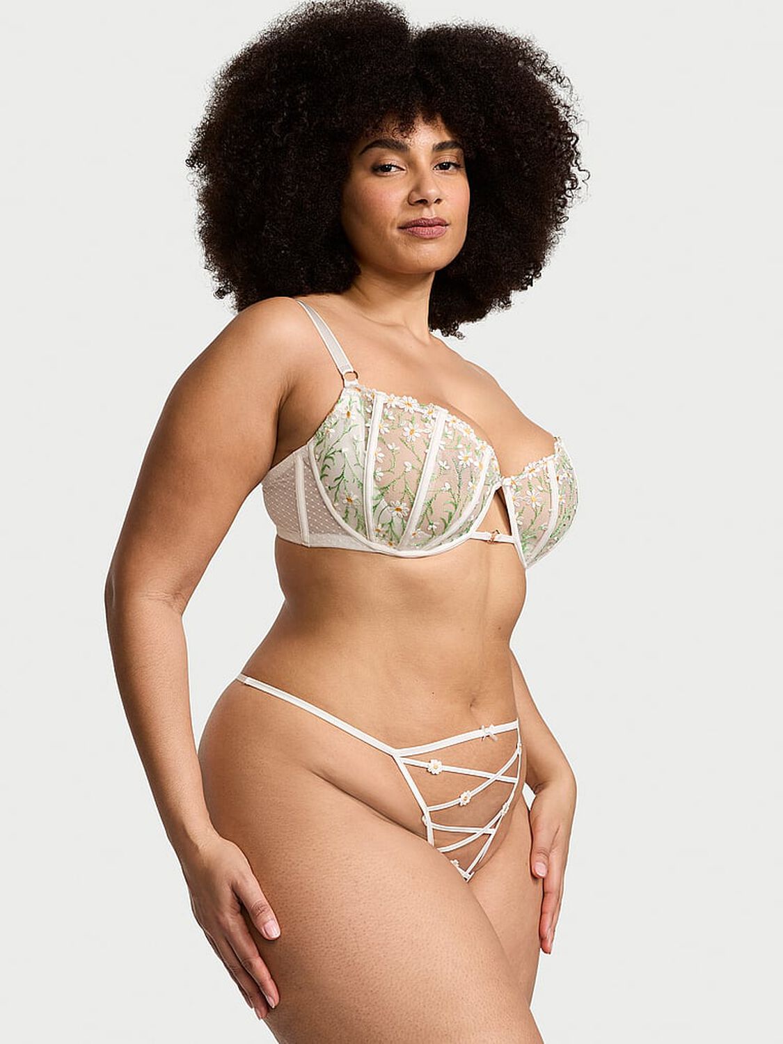 vs Dream Angels Daisy Crotchless V-String Panty White Daisies 4 of 4 