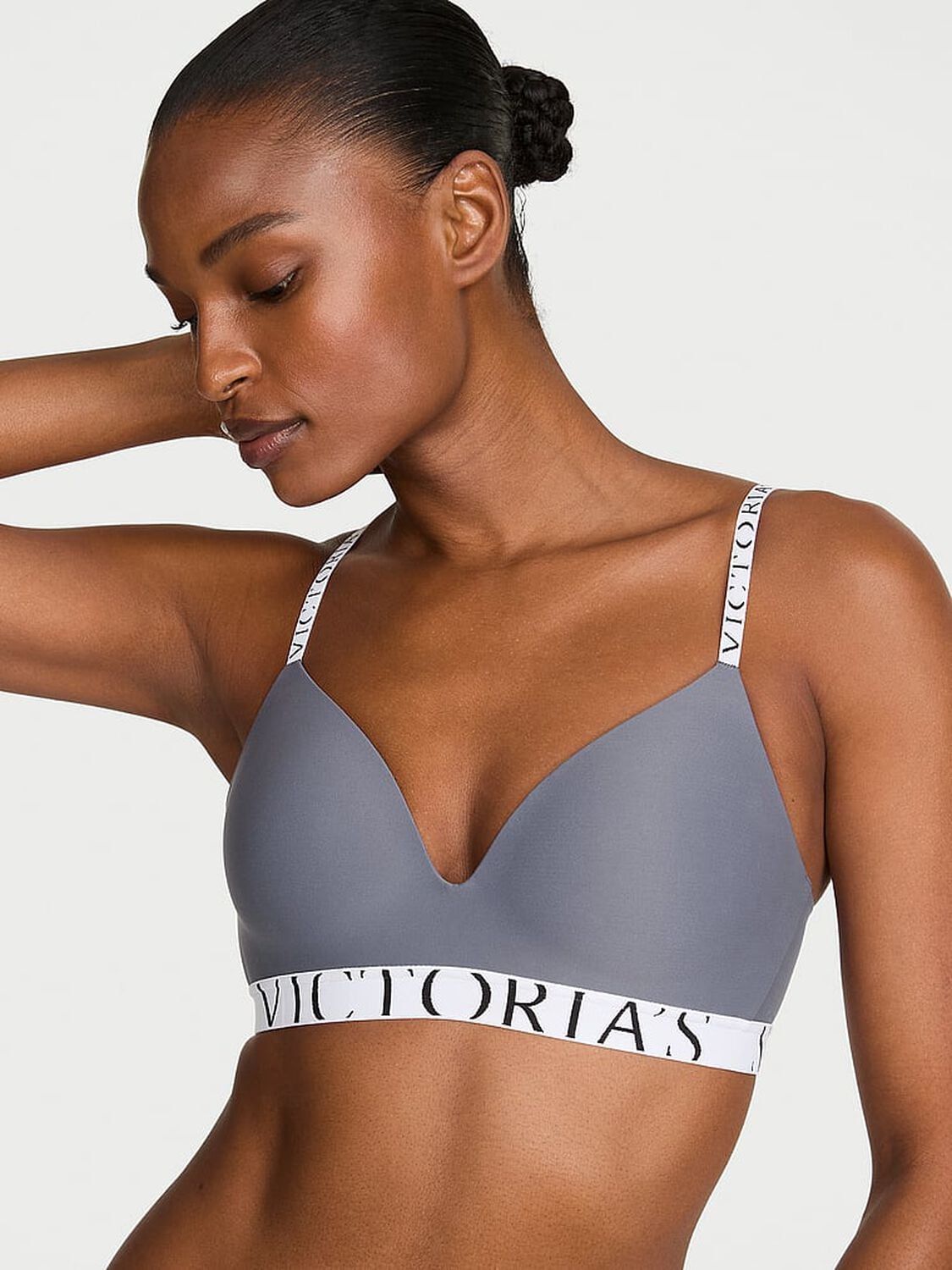 vs The T-Shirt The CoolBra&trade; Lightly Lined Wireless Black Pearl 1 of 2 