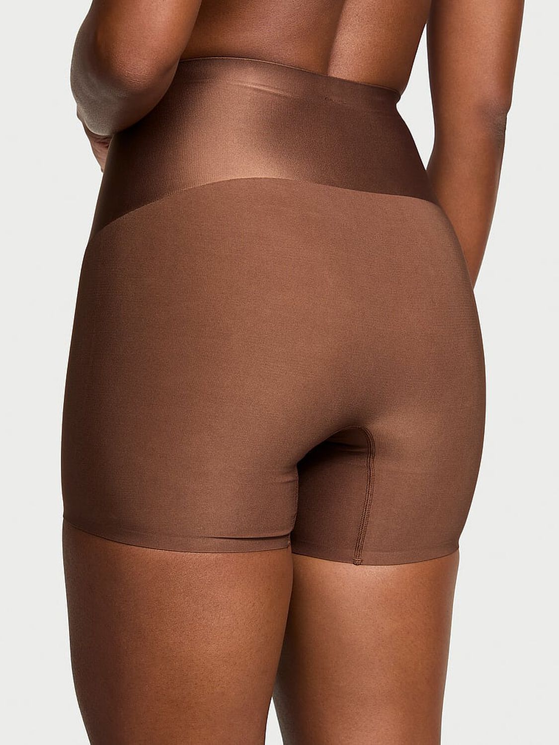 vs Body By Victoria SmoothingShimmer&trade; Shorts Mousse 2 of 3 