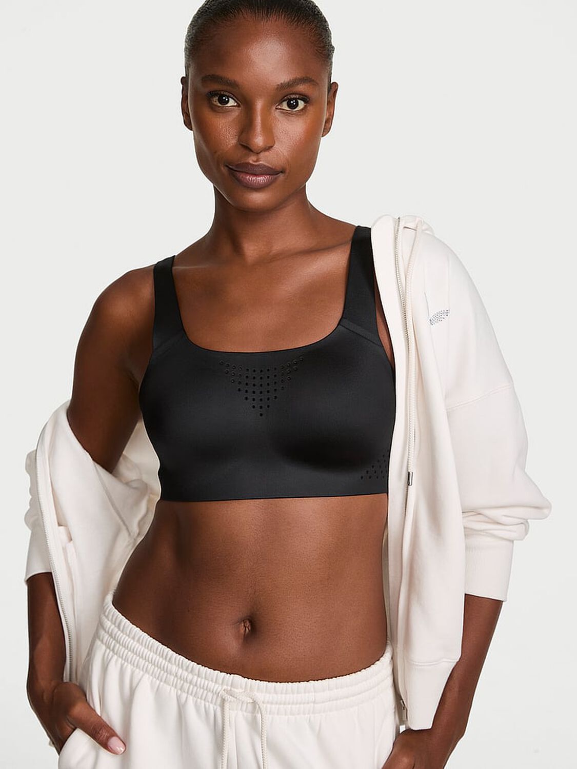 vs Vsx VSX Featherweight&trade; Max GlossyTech Sports Bra Black 1 of 3 