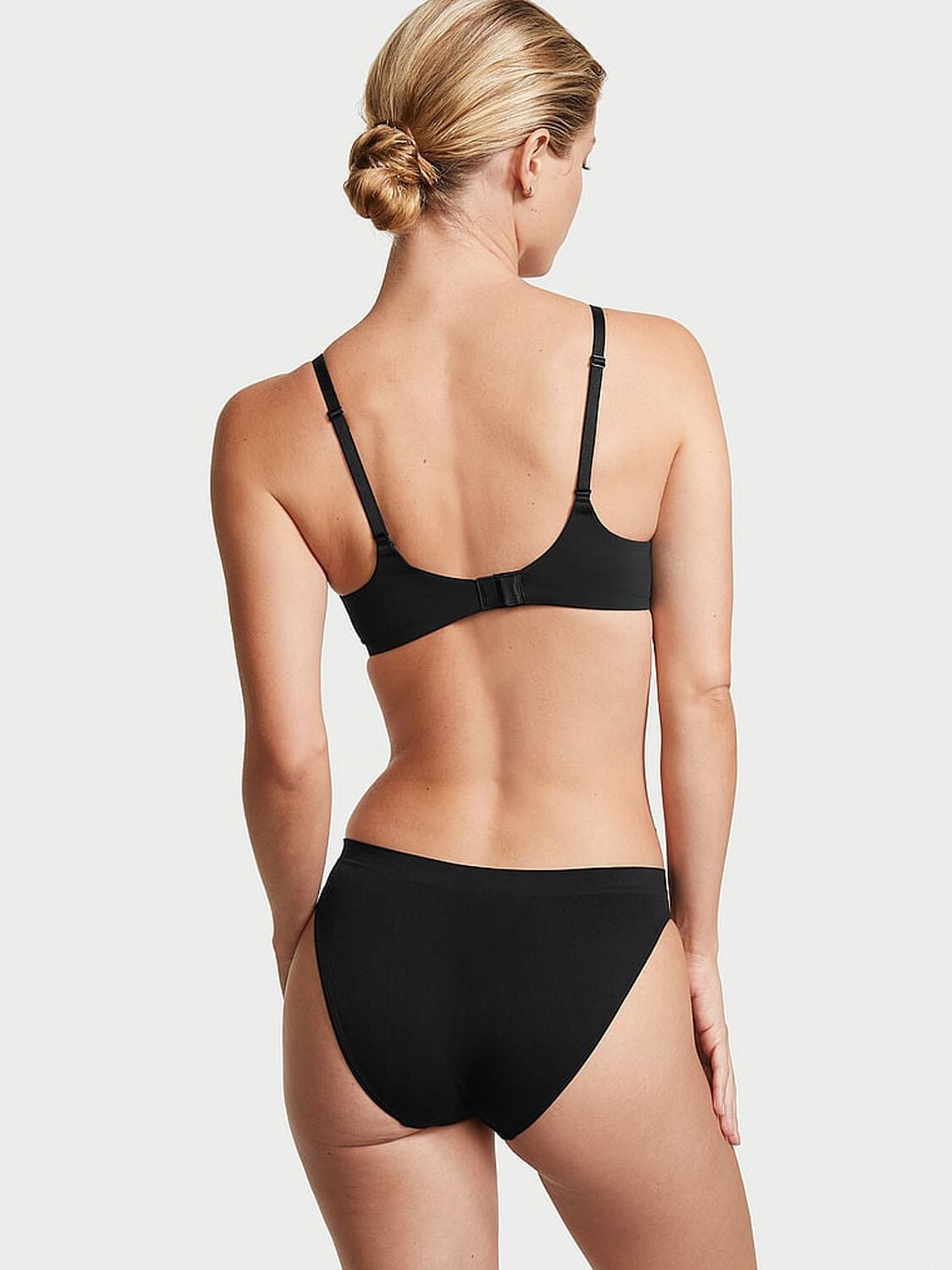 vs Seamless Seamless Bikini Panty 2 of 3 