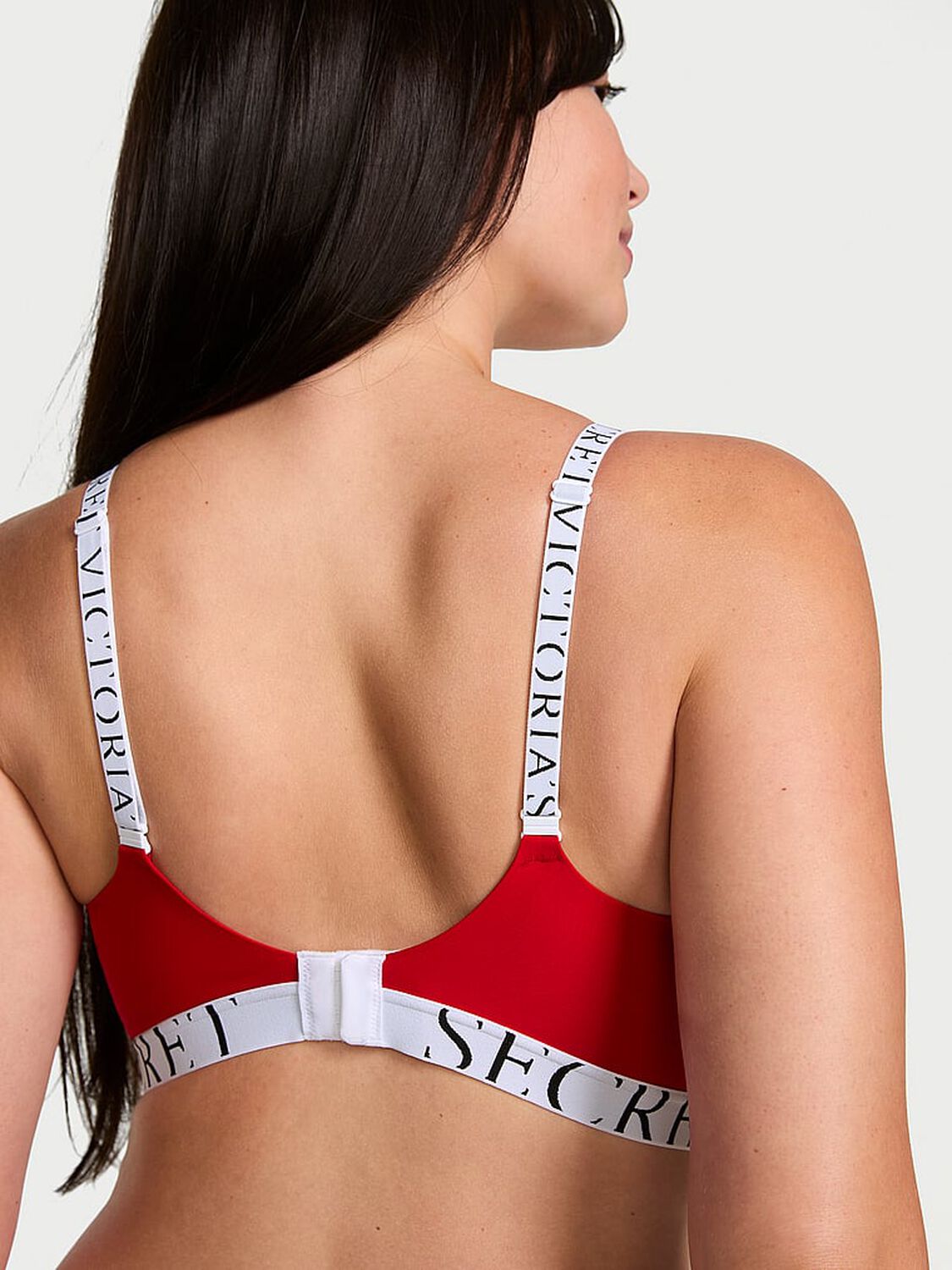 vs The T-Shirt The CoolBra&trade; Lightly Lined Wireless Lipstick 2 of 3 