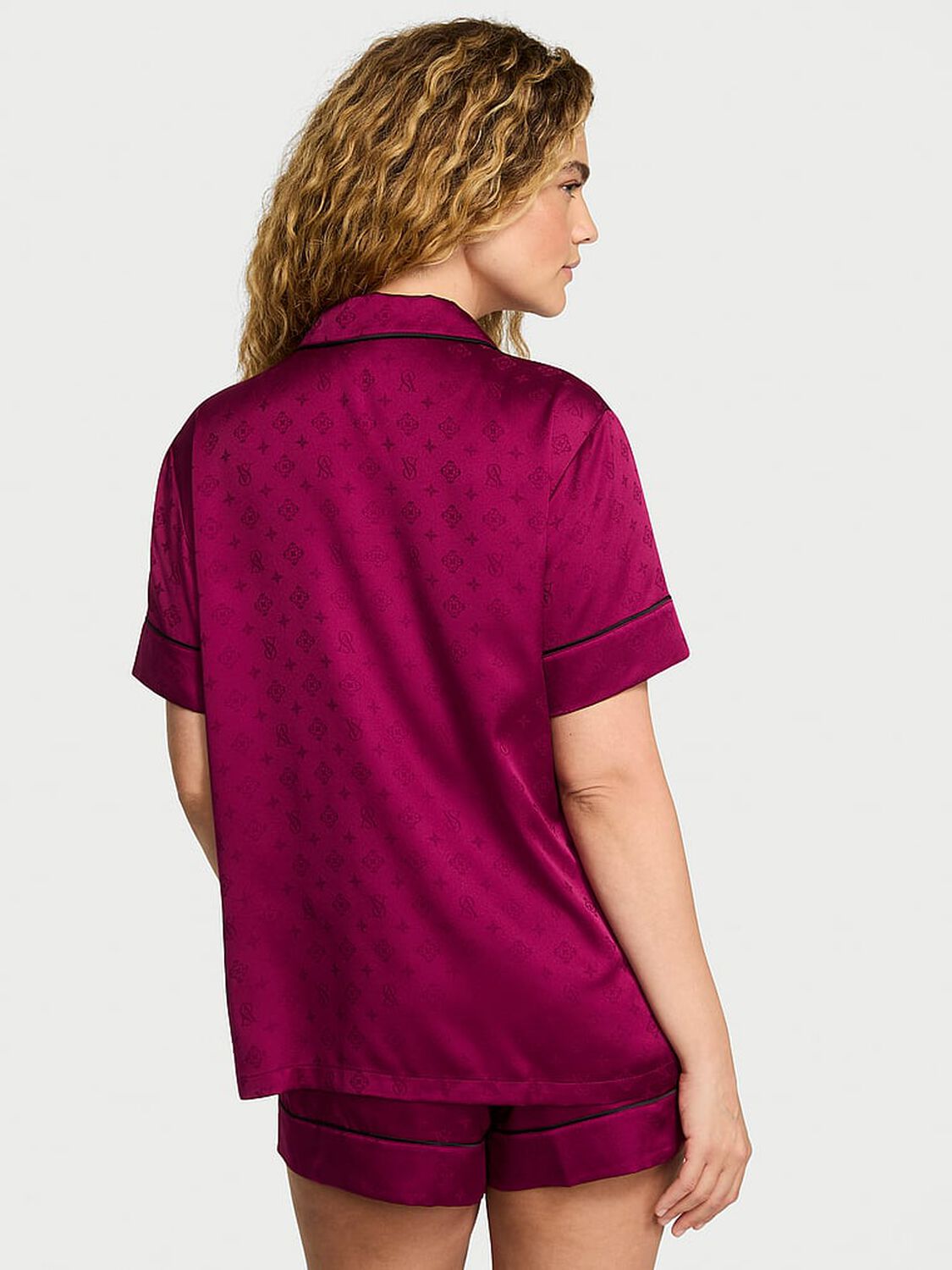 vs Victoria's Secret Glazed Satin Short Pajama Set Logo Lockup Fresh Jam Jacquard 1 of 3 