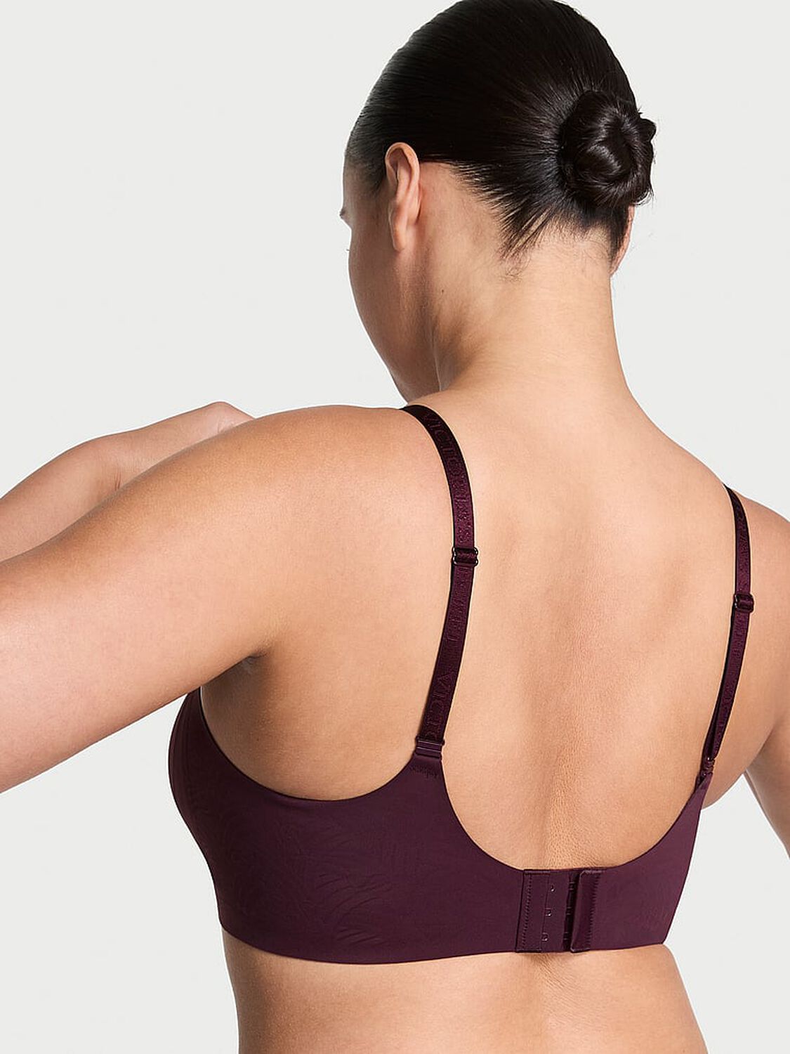 vs Victoria's Secret Bare Lightly Lined Wireless Comfort Bra 2 of 3 