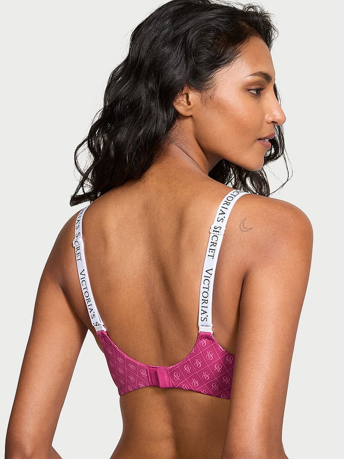 vs The T-Shirt Lightly Lined Wireless Bra Logo Luscio 2 of 3 