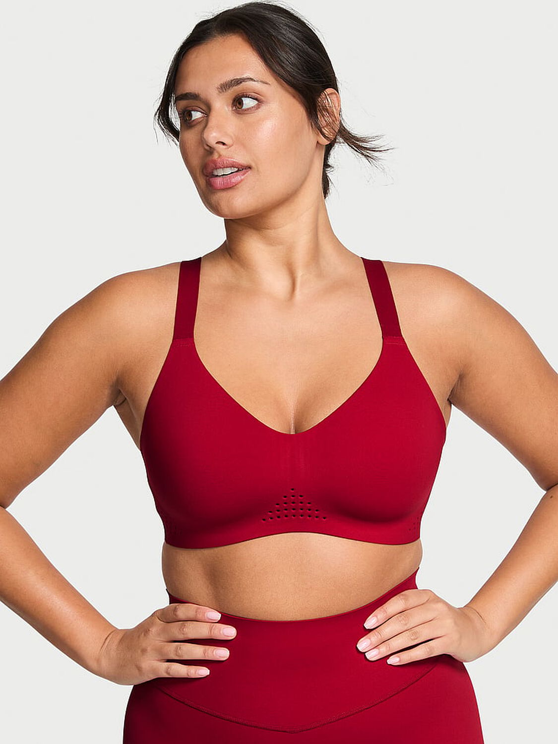 vs Vsx VSX Featherweight™ Medium V-Neck Sports Bra Red Lacquer 1 of 2 
