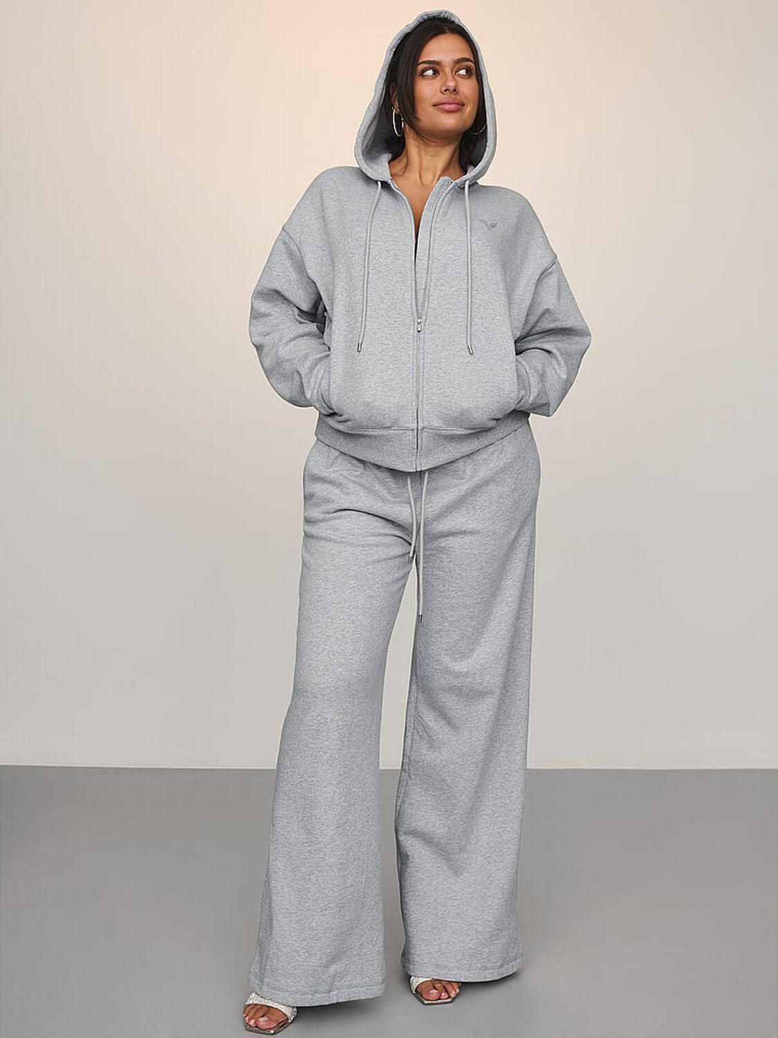 vs Angel Essentials Classic Fleece Full-Zip Hoodie Medium Heather Grey 3 of 3 