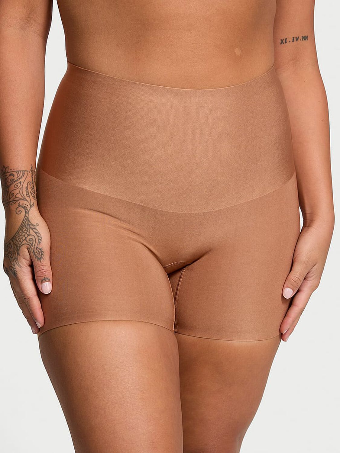 vs Body By Victoria SmoothingShimmer&trade; Shorts Caramel 4 of 4 