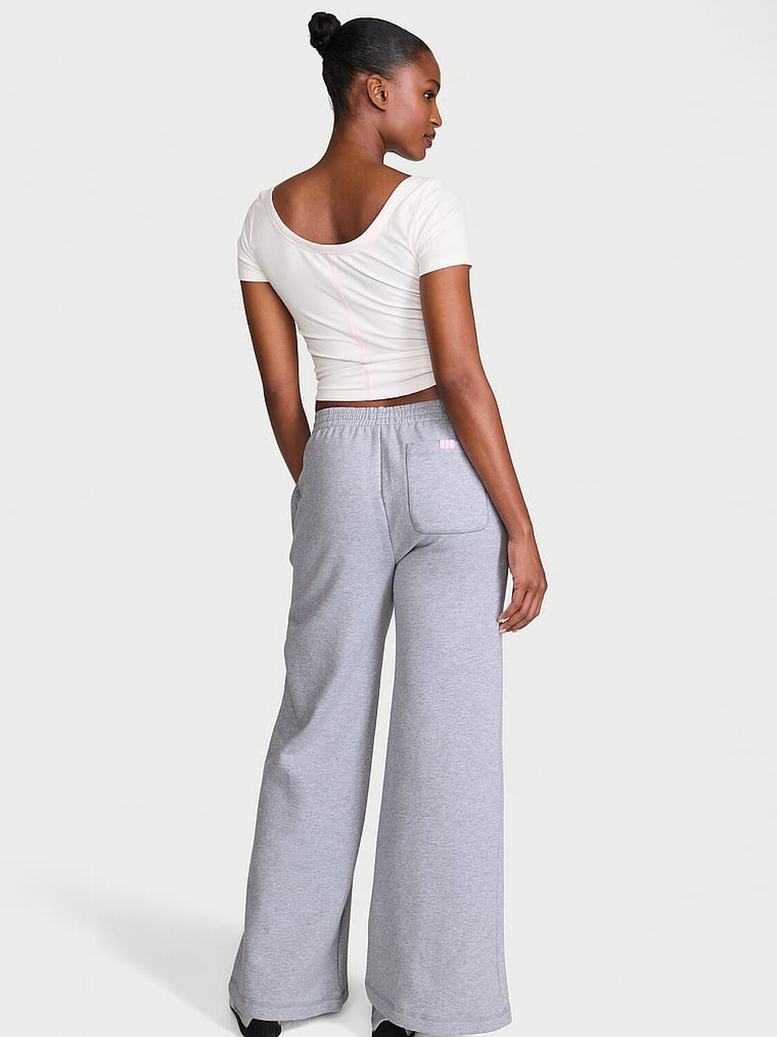vs Angel Essentials Effortless Fleece Wide-Leg Sweatpant Medium Heather Grey 2 of 4 
