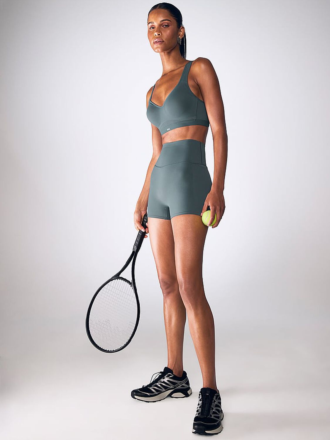 vs Vsx VSX Incredible Max&trade; Sports Bra Dark Steel 2 of 4 