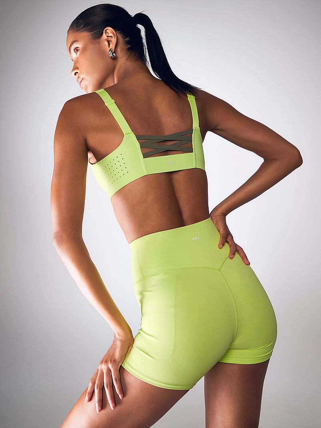 vs Vsx Featherweight Max™ Front-Close Sports Bra 4 of 4 