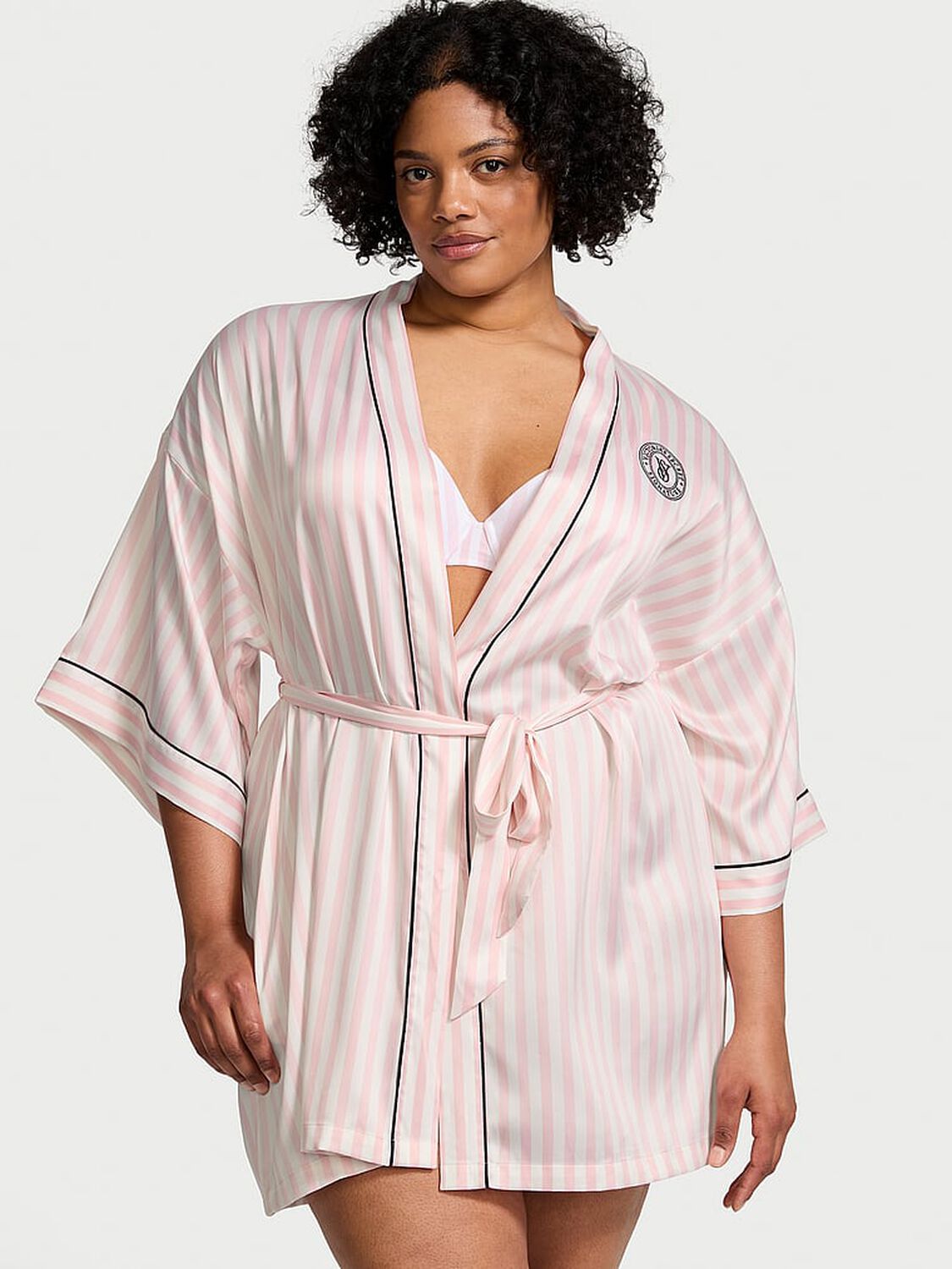 vs Victoria's Secret Victoria's Secret Fashion Show '24 Glazed Satin Short Robe 1 of 3 