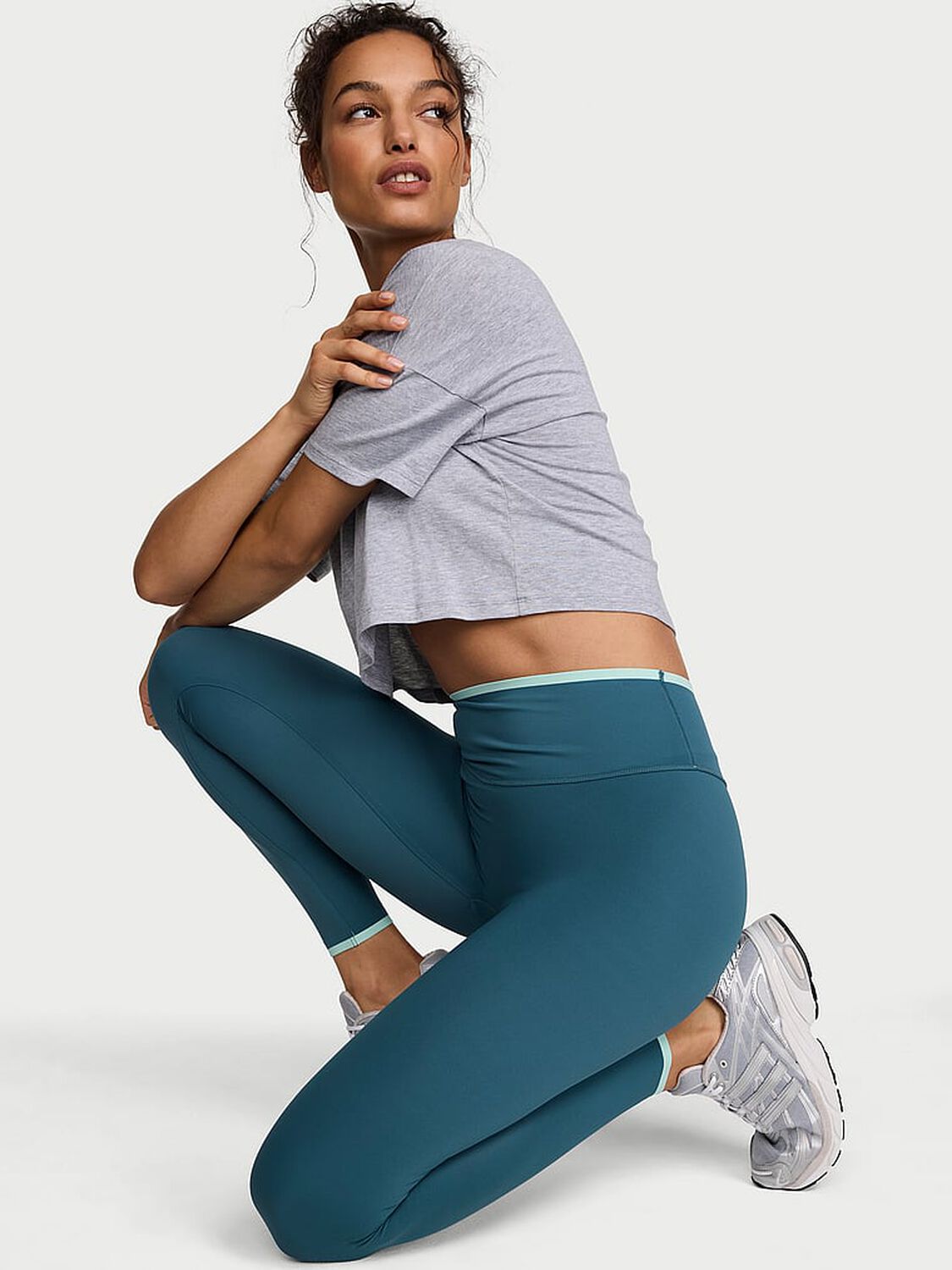 vs Vsx VSX Elevate&trade; Legging Teal Haze 1 of 2 