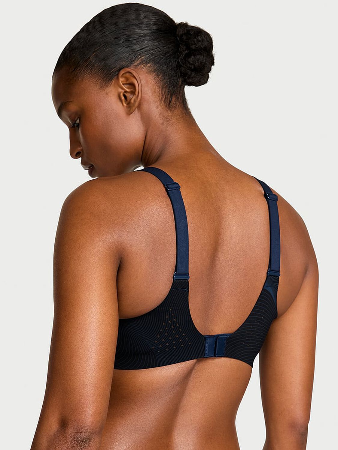 vs Vsx VSX Featherweight&trade; Medium V-Neck Sports Bra Blue Marble 2 of 3 