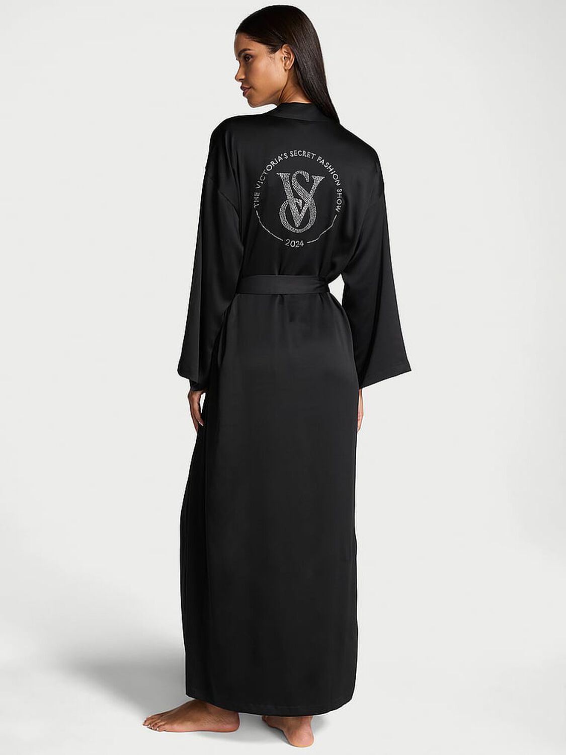vs Victoria's Secret Victoria's Secret Fashion Show '24 Glazed Satin Long Robe 2 of 5 
