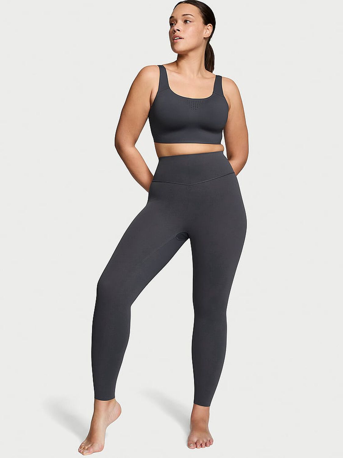 vs Vsx Featherweight Max&trade; Sports Bra Onyx Gray 3 of 5 