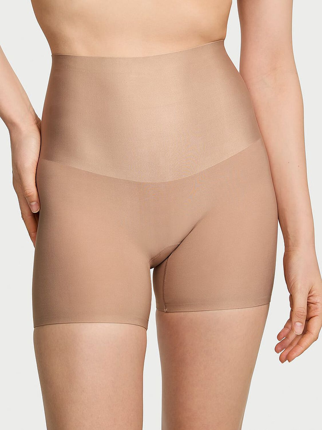 vs Body By Victoria SmoothingShimmer&trade; Shorts Praline 3 of 3 