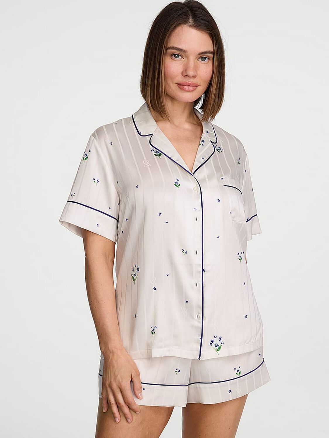 vs Victoria's Secret Signature Satin Short Pajama Set Coconut White Floral 1 of 3 