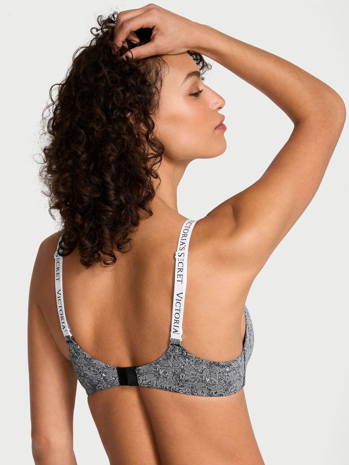 vs The T-Shirt Lightly Lined Wireless Bra Black 2 of 3 