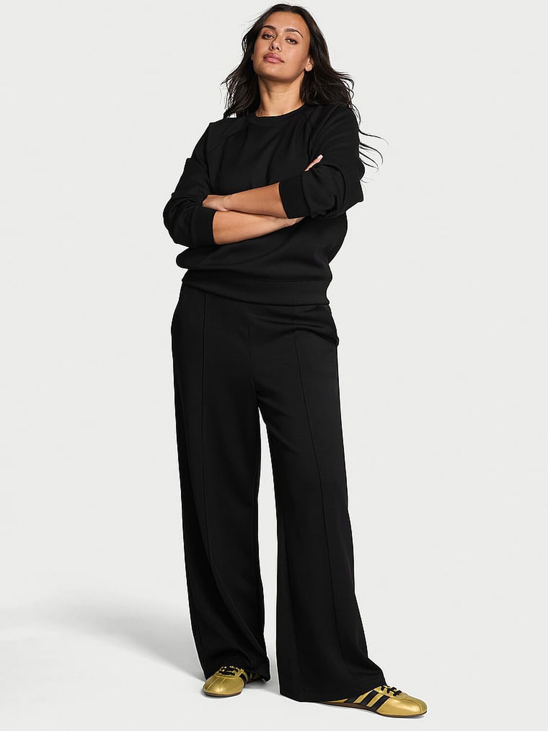 vs Vsx VSX Winter Featherweight Knit 2-Piece Lounge Set Pure Black 1 of 2 
