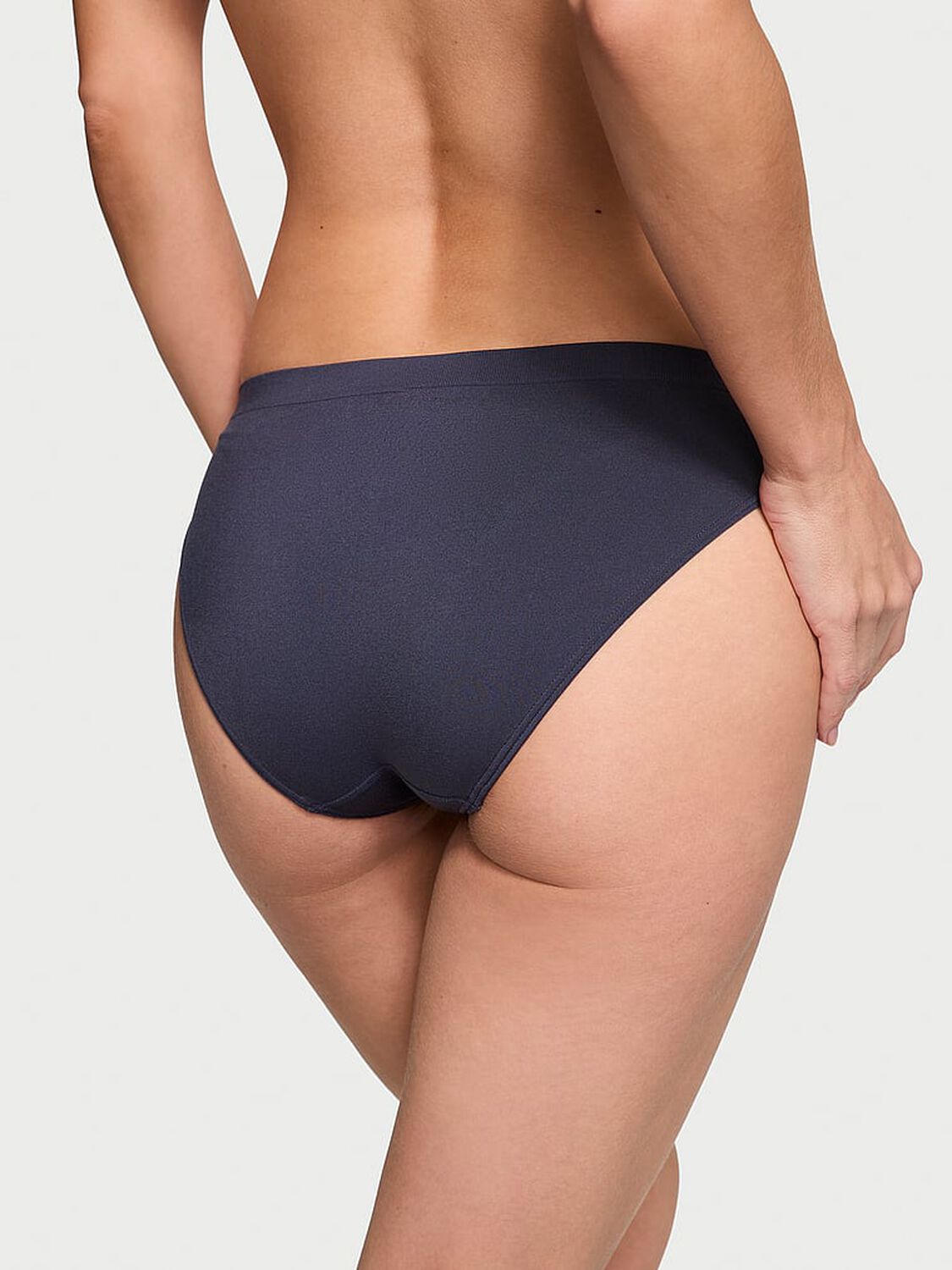 vs Seamless Seamless Bikini Panty 2 of 3 
