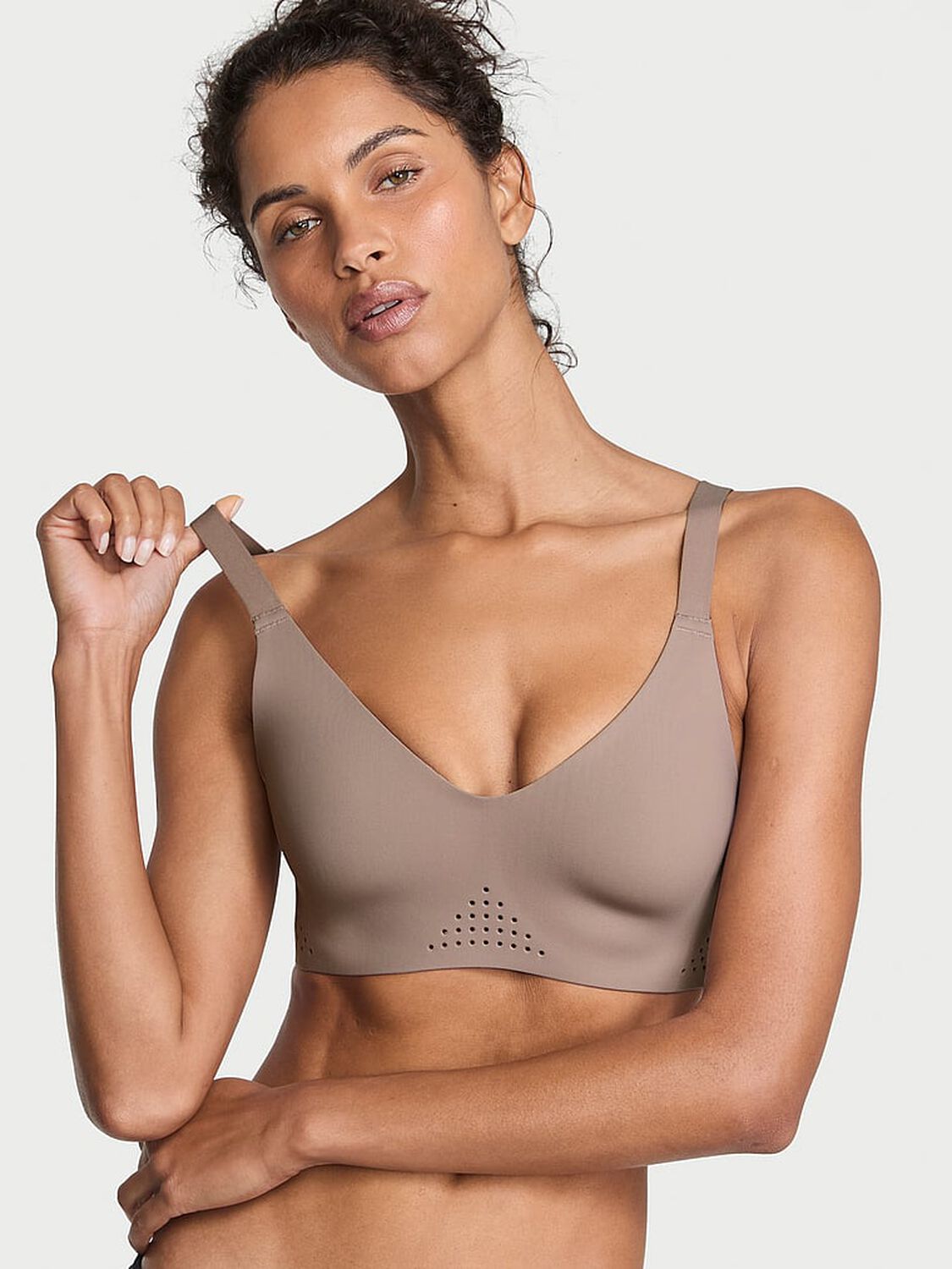 vs Vsx VSX Featherweight&trade; Medium V-Neck Sports Bra Bare Taupe 1 of 3 