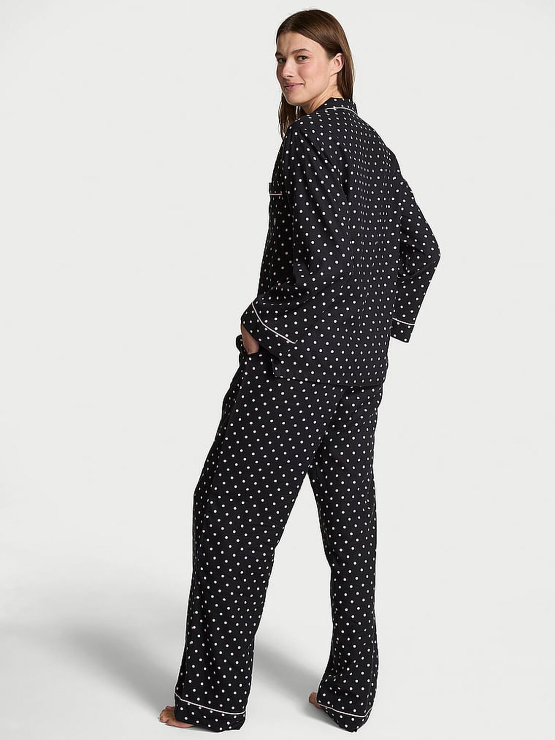 vs Victoria's Secret Flannel Long Pajama Set Black/Pretty Blossom Dot 1 of 3 