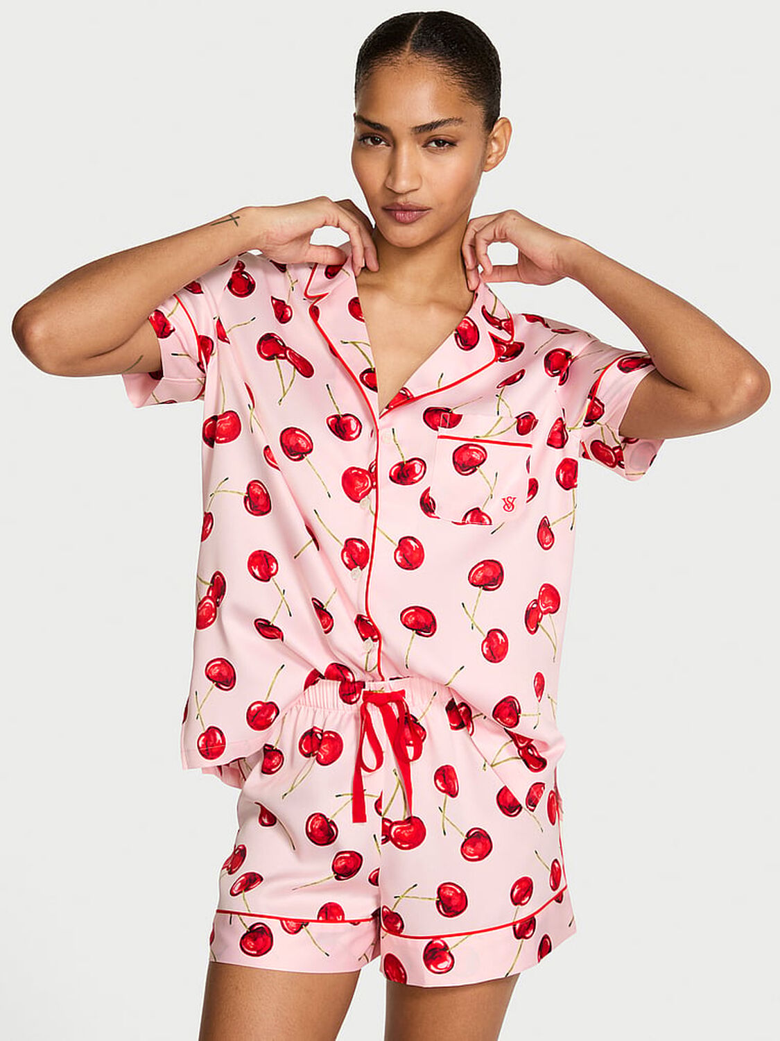 vs Victoria's Secret Glazed Satin Short Pajama Set Bright Vermillion Exploded Cherries 1 of 3 