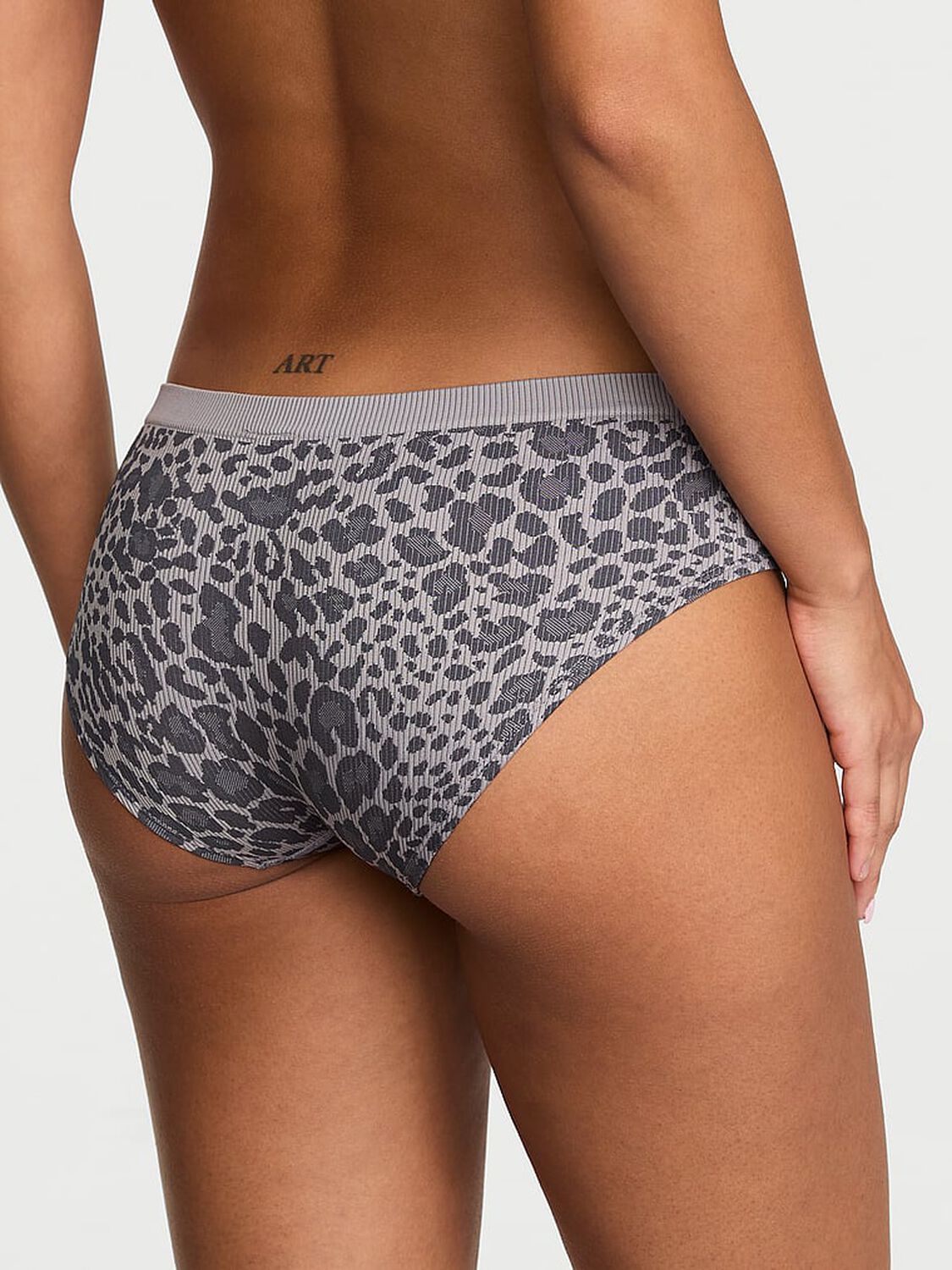 vs Seamless Seamless Leopard Rib Hiphugger Panty Leopard 2 of 2 