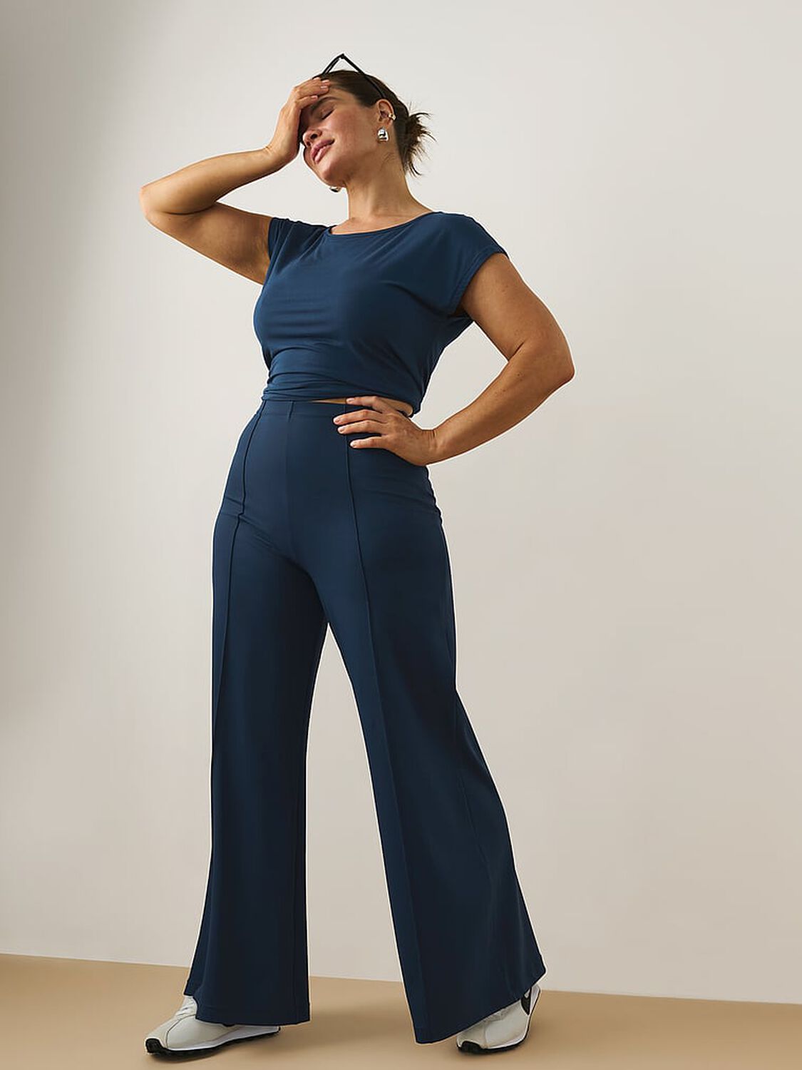 vs Vsx VSX Elevate™ Ultra Wide-Leg Pant Impact Blue 3 of 4 